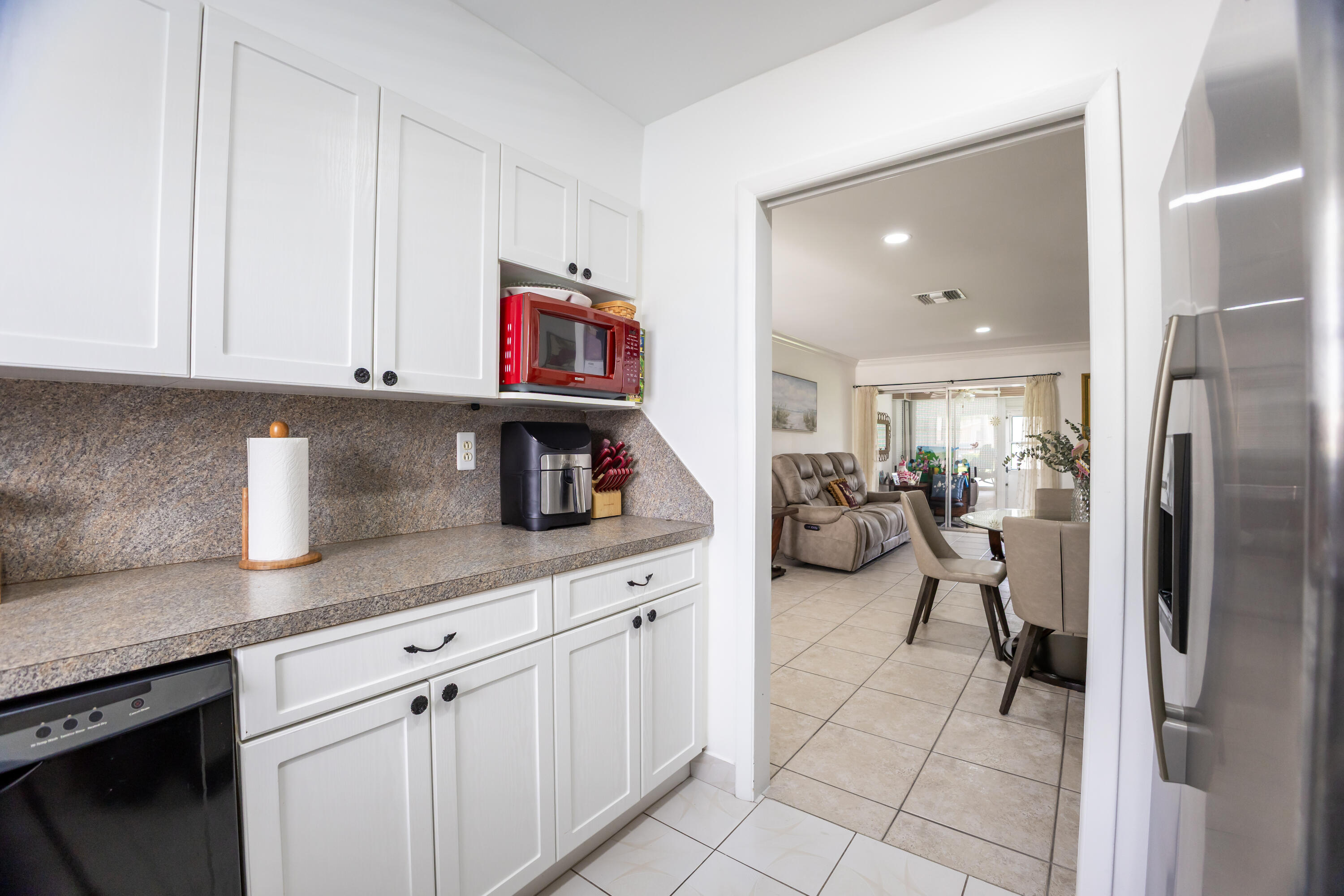 CRESTHAVEN VILLAS CONDO 27 - Residential