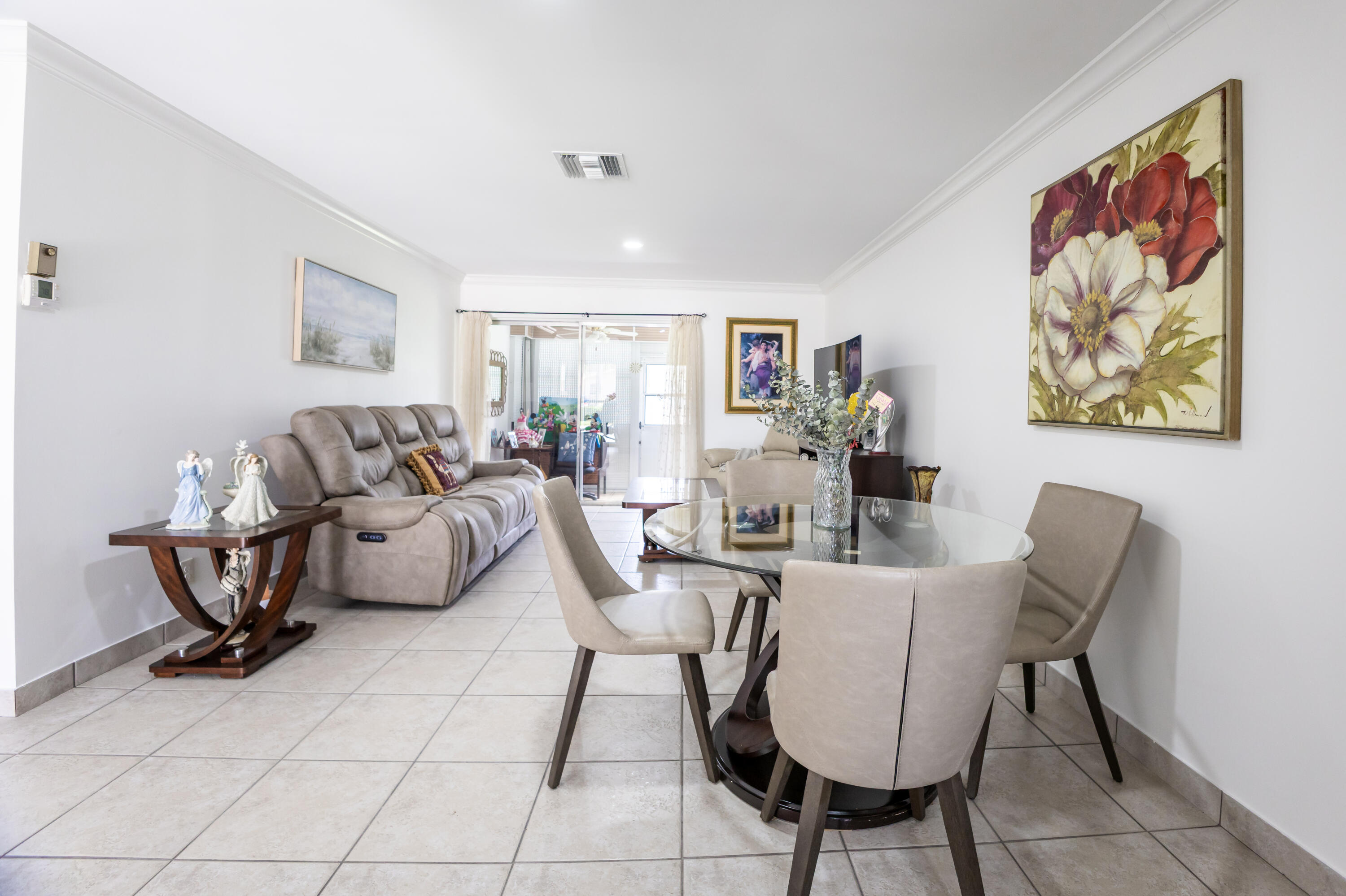 CRESTHAVEN VILLAS CONDO 27 - Residential