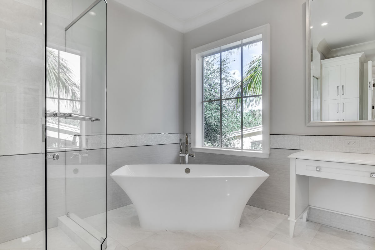 ROYAL PALM YACHT & COUNTRY CLUB - Residential