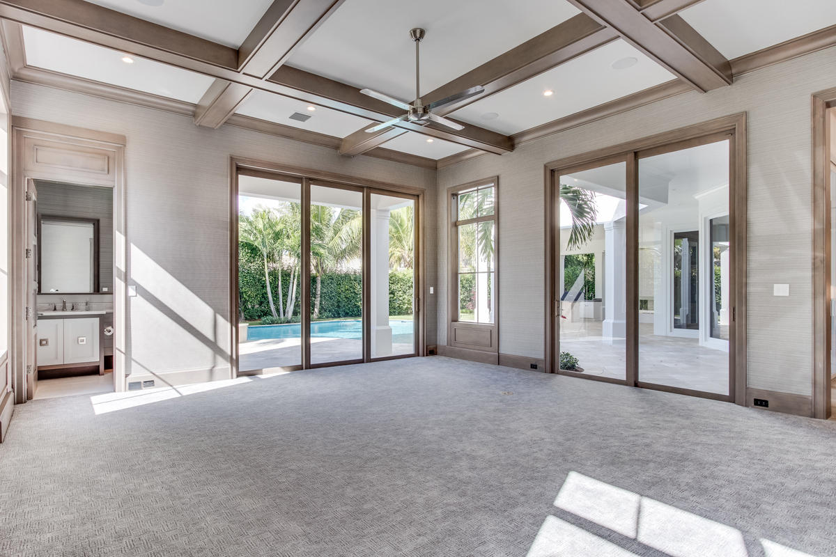 ROYAL PALM YACHT & COUNTRY CLUB - Residential
