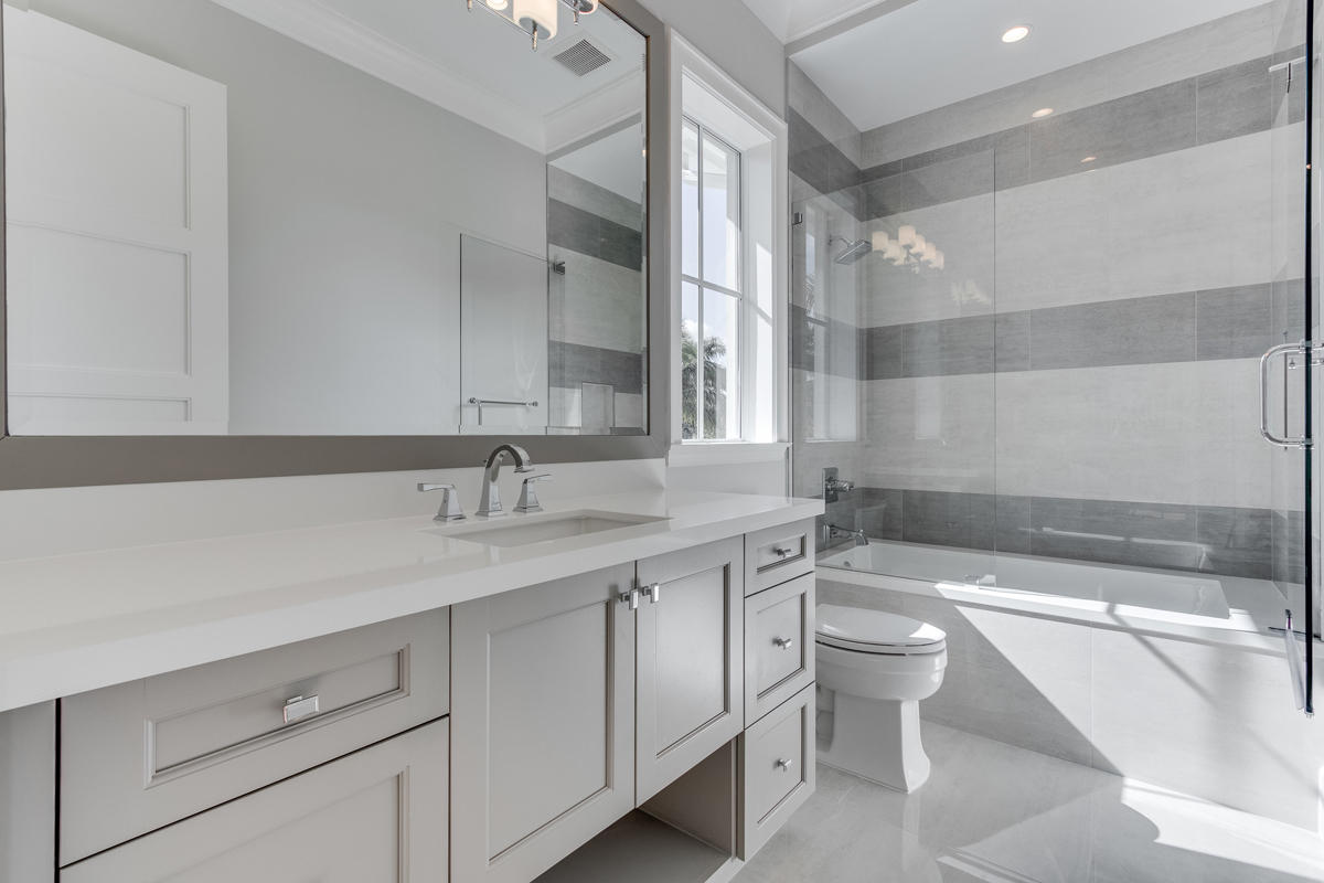 ROYAL PALM YACHT & COUNTRY CLUB - Residential