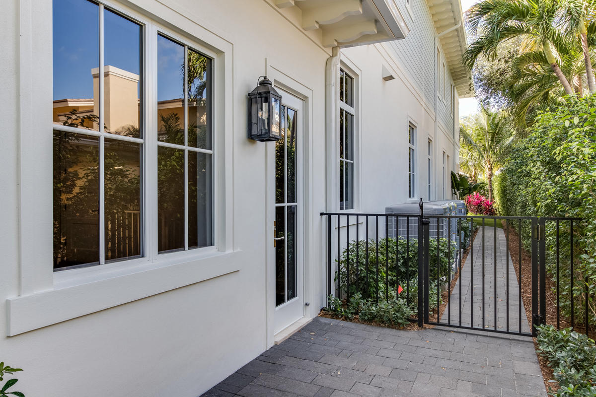 ROYAL PALM YACHT & COUNTRY CLUB - Residential