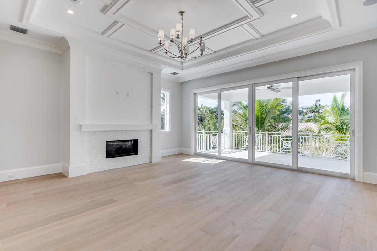 ROYAL PALM YACHT & COUNTRY CLUB - Residential
