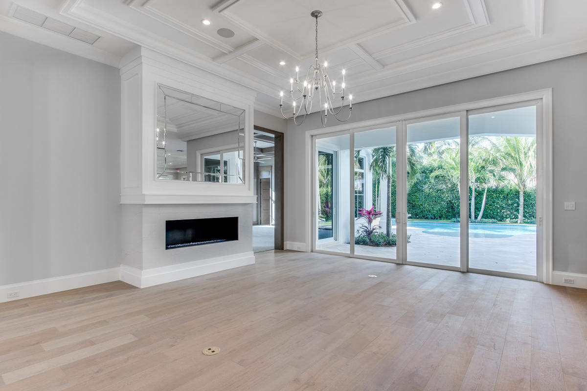 ROYAL PALM YACHT & COUNTRY CLUB - Residential