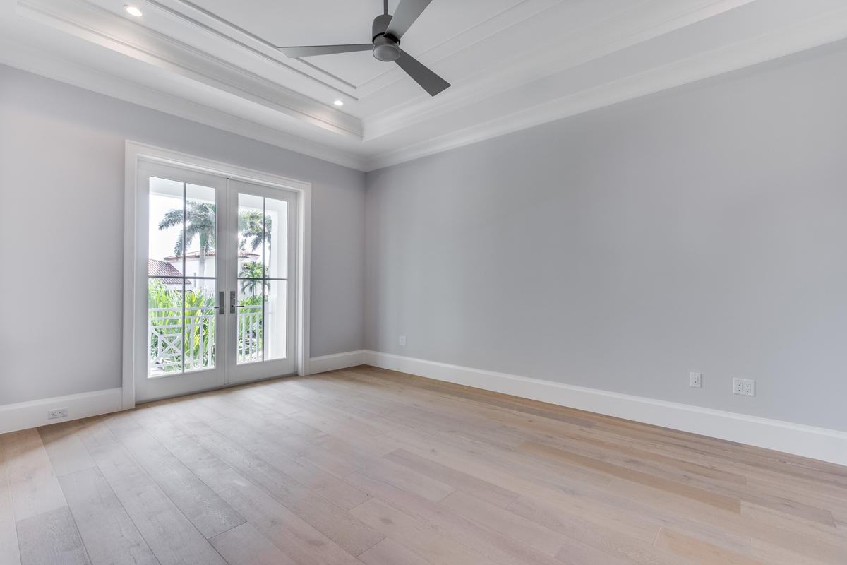 ROYAL PALM YACHT & COUNTRY CLUB - Residential