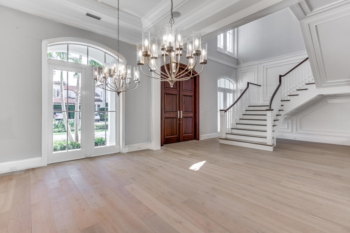 ROYAL PALM YACHT & COUNTRY CLUB - Residential