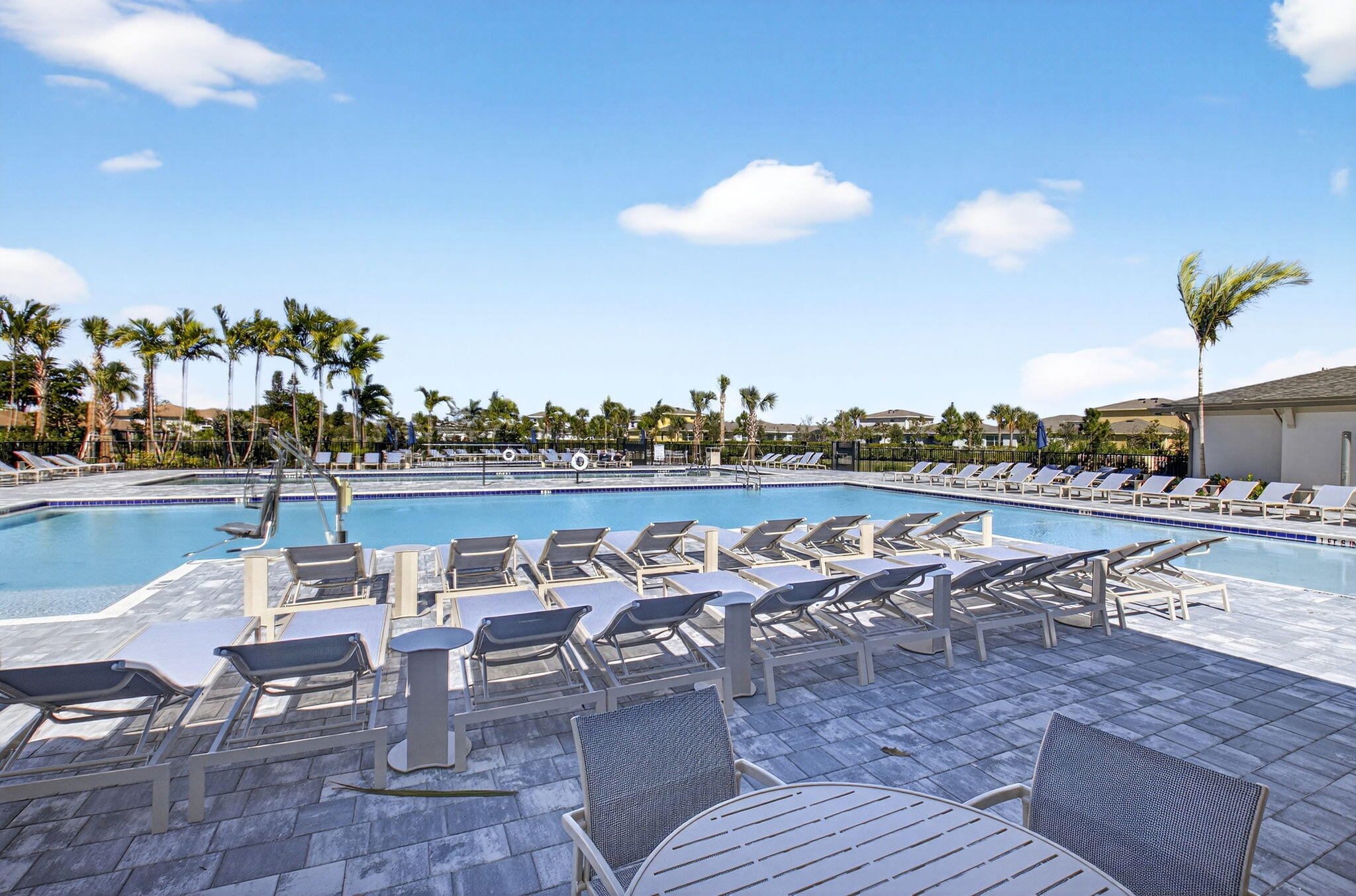 PALM GREENS AT VILLA DEL RAY CONDO - Residential