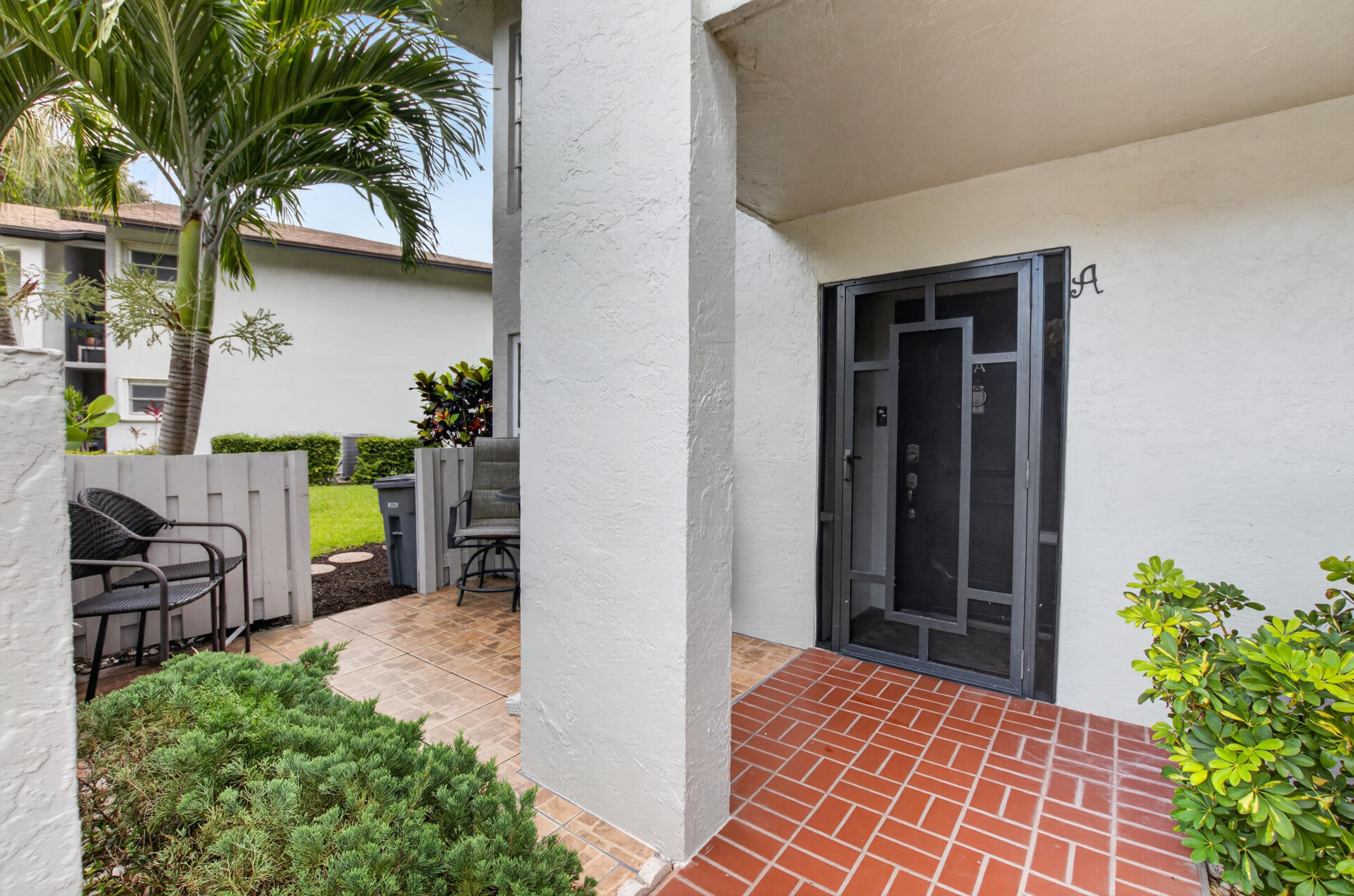PALM GREENS AT VILLA DEL RAY CONDO - Residential