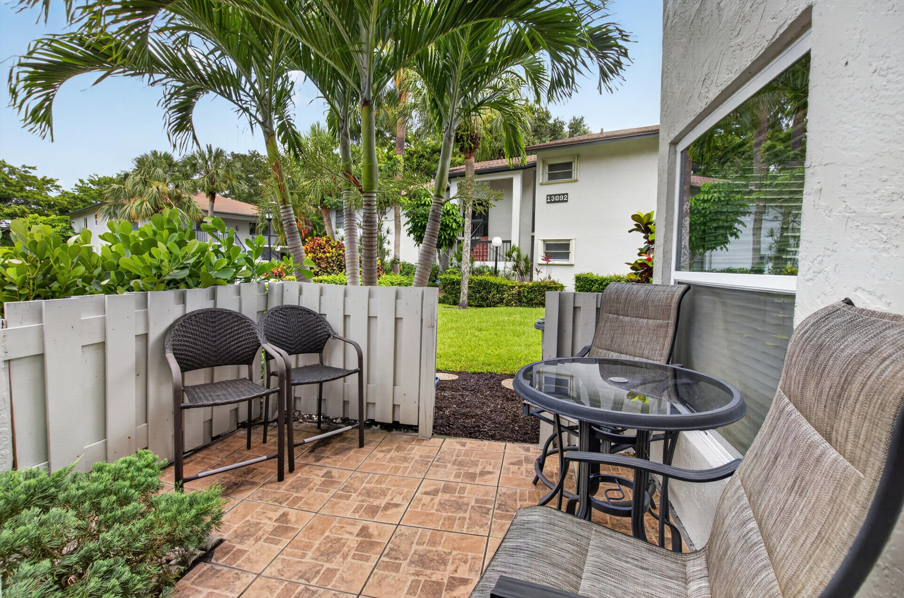 PALM GREENS AT VILLA DEL RAY CONDO - Residential