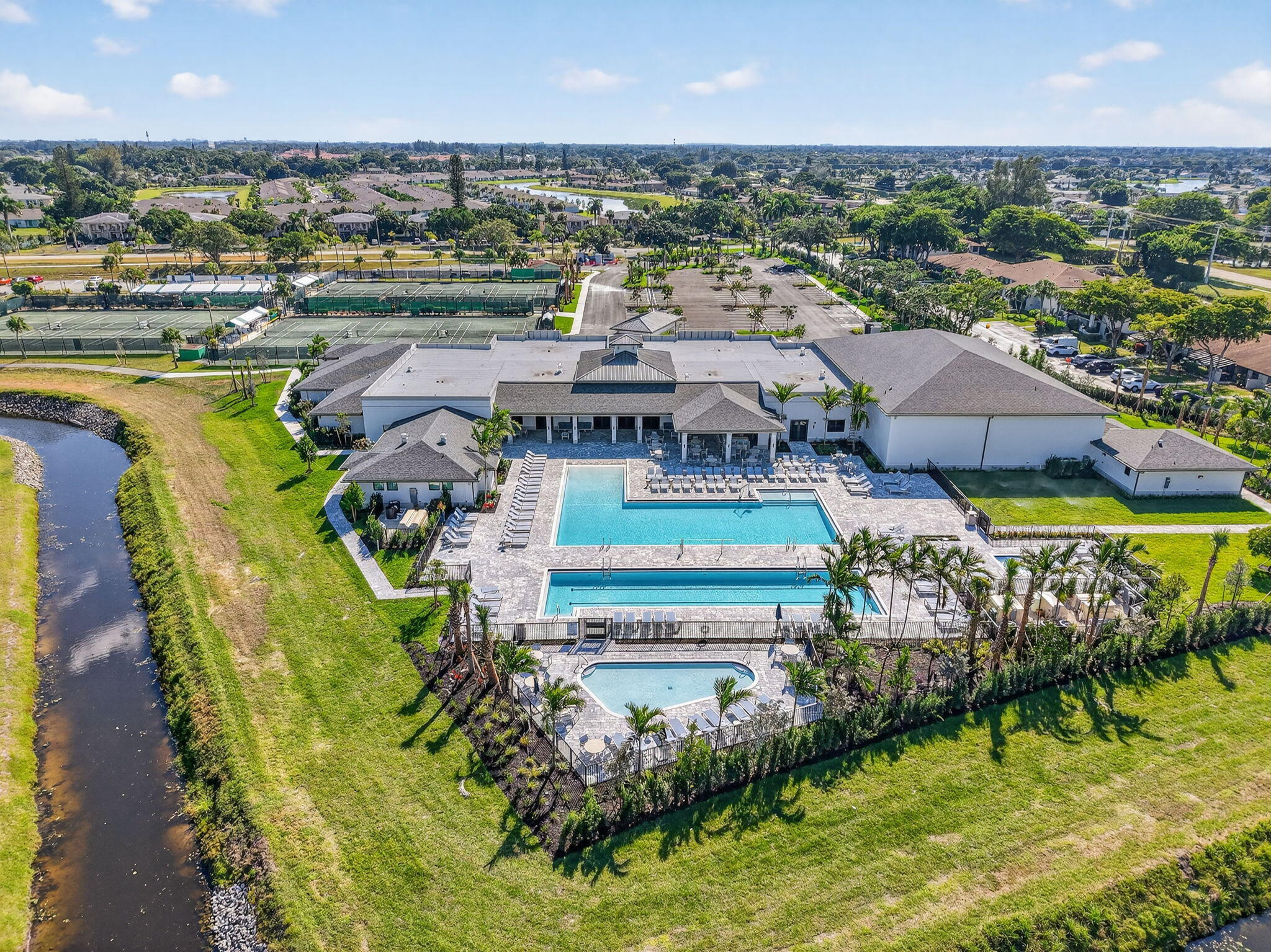PALM GREENS AT VILLA DEL RAY CONDO - Residential