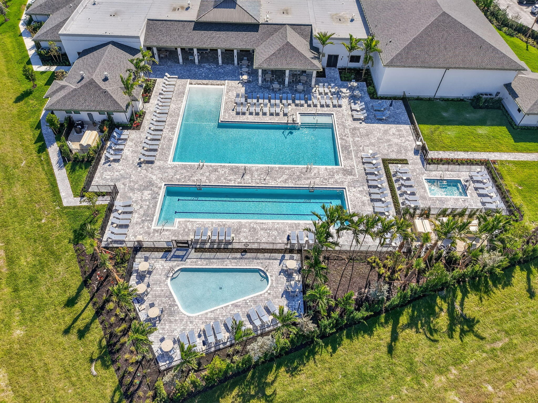 PALM GREENS AT VILLA DEL RAY CONDO - Residential