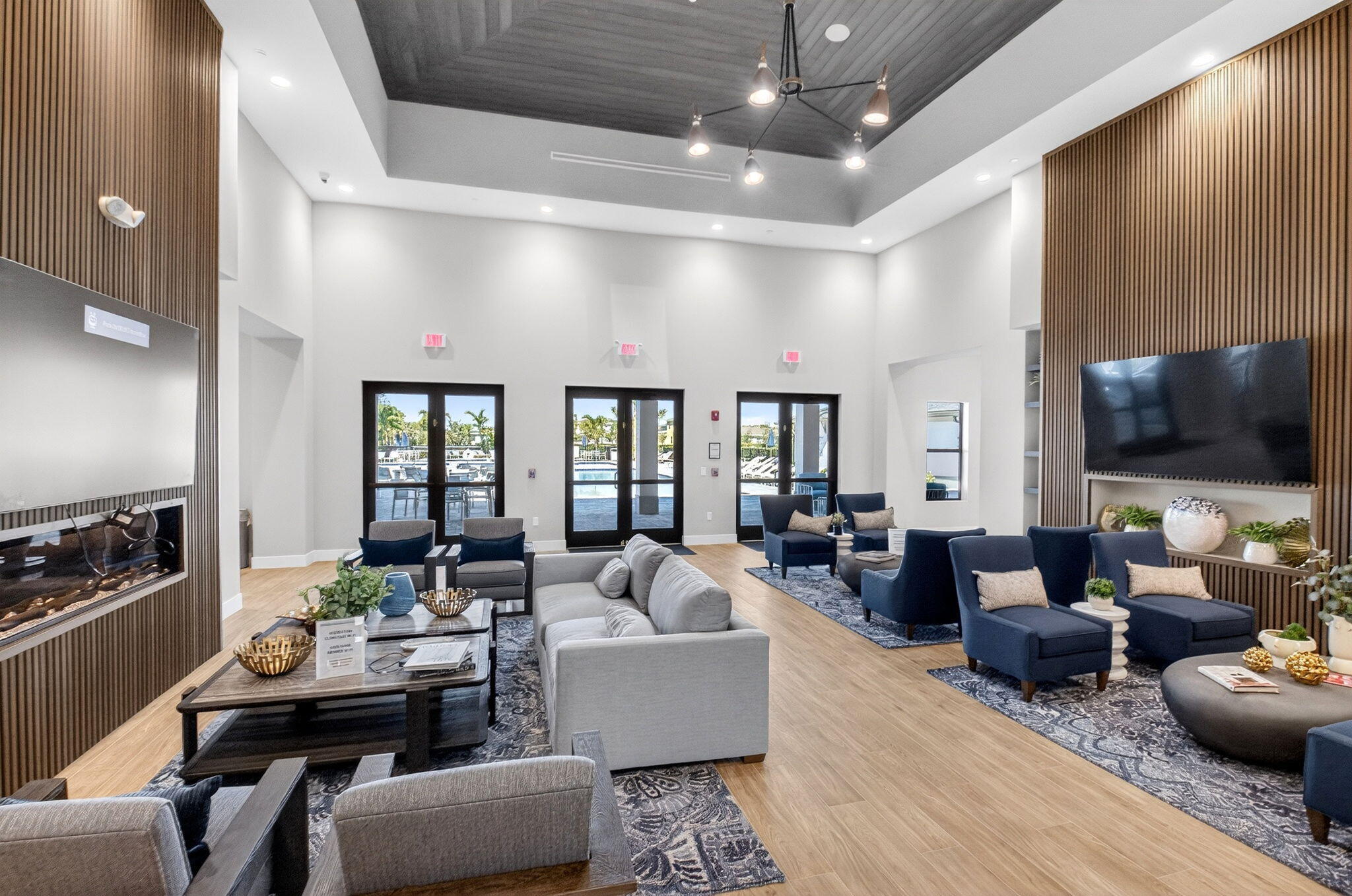 PALM GREENS AT VILLA DEL RAY CONDO - Residential