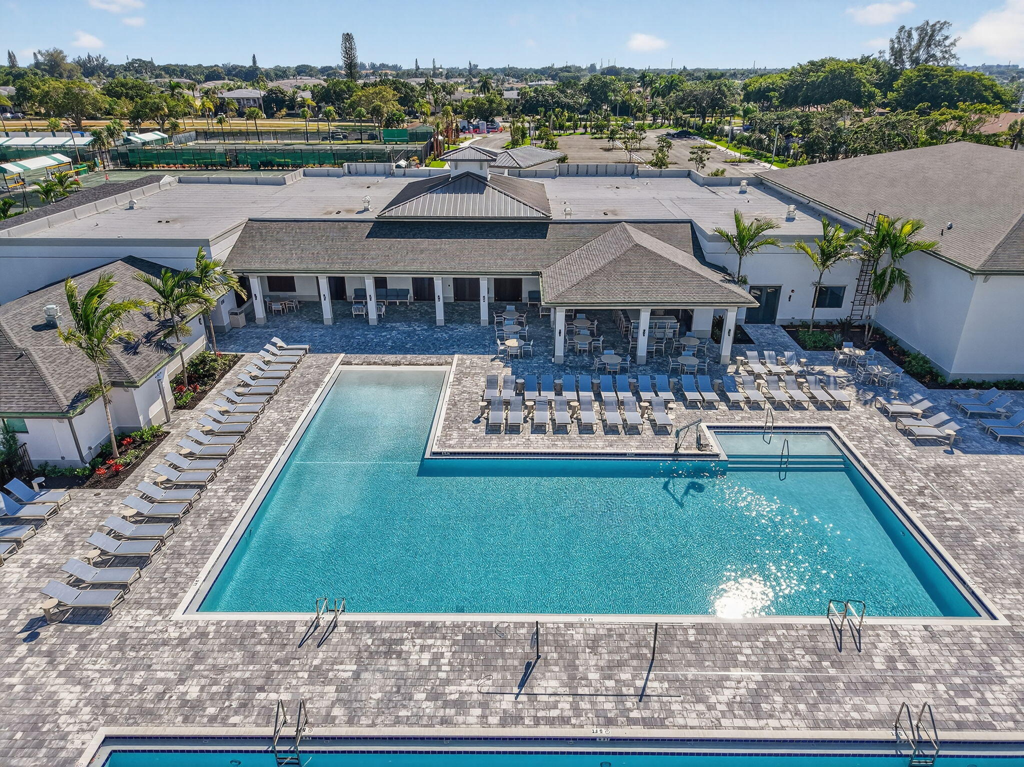 PALM GREENS AT VILLA DEL RAY CONDO - Residential