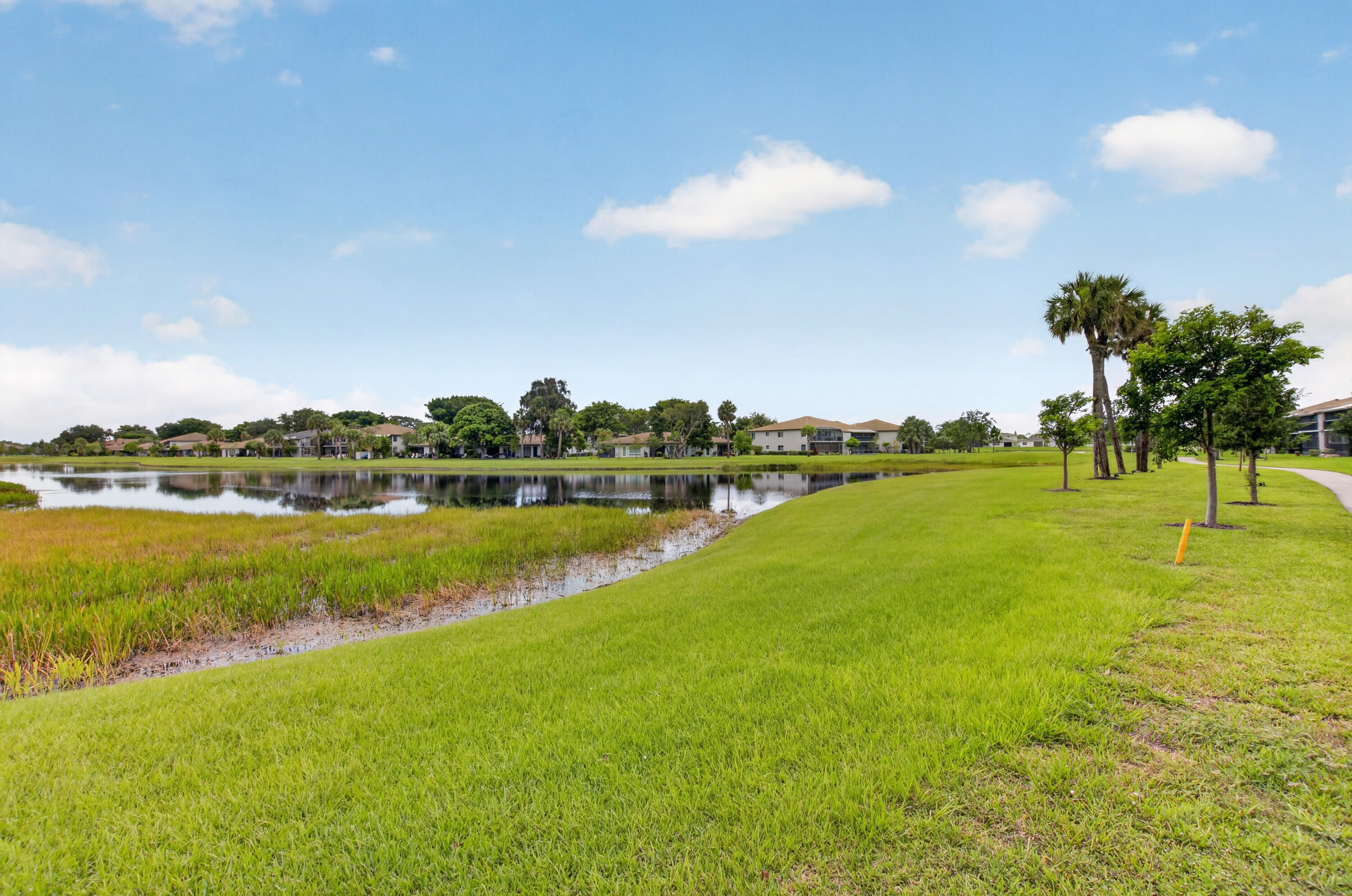 PALM GREENS AT VILLA DEL RAY CONDO - Residential