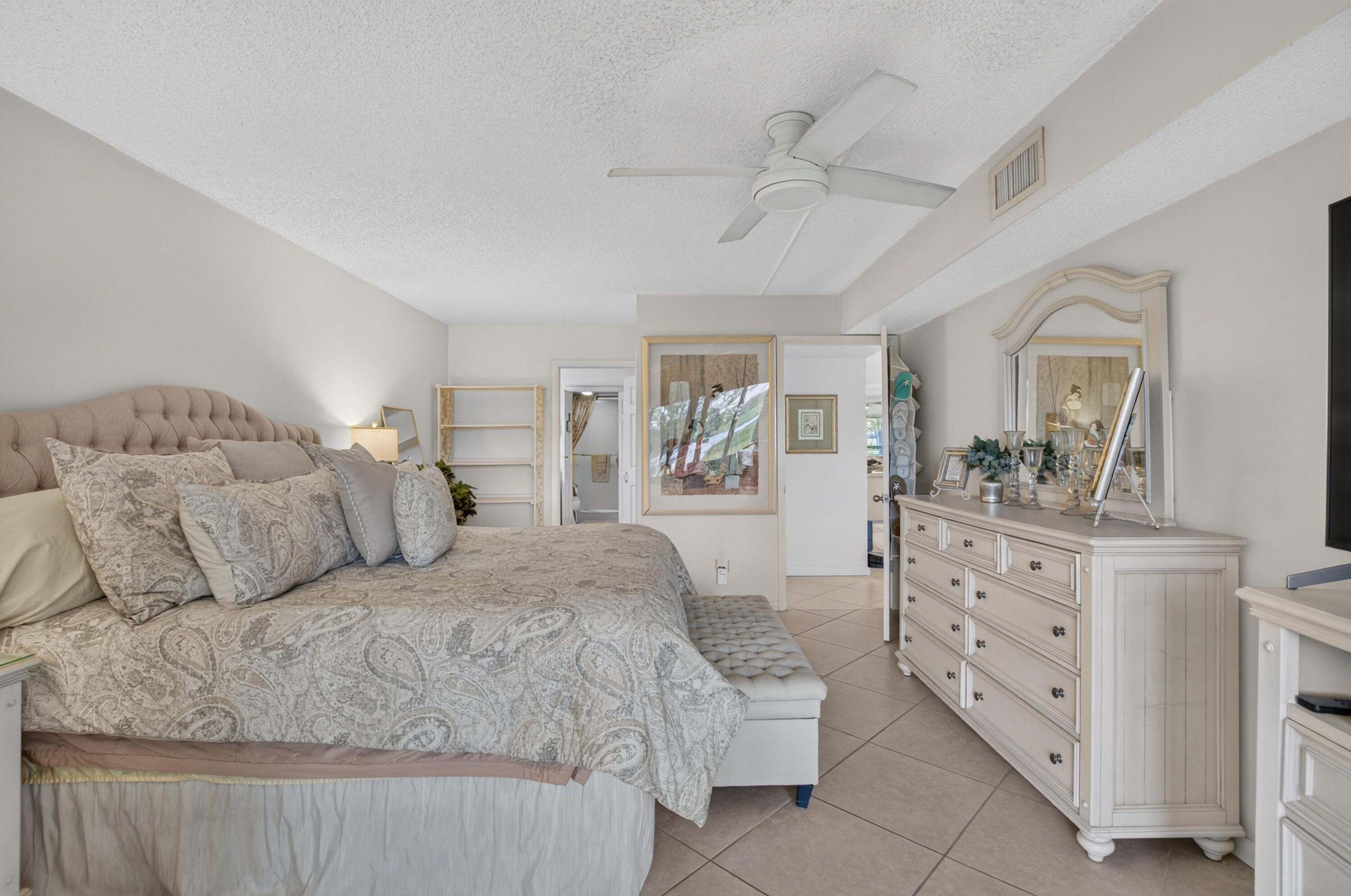 PALM GREENS AT VILLA DEL RAY CONDO - Residential