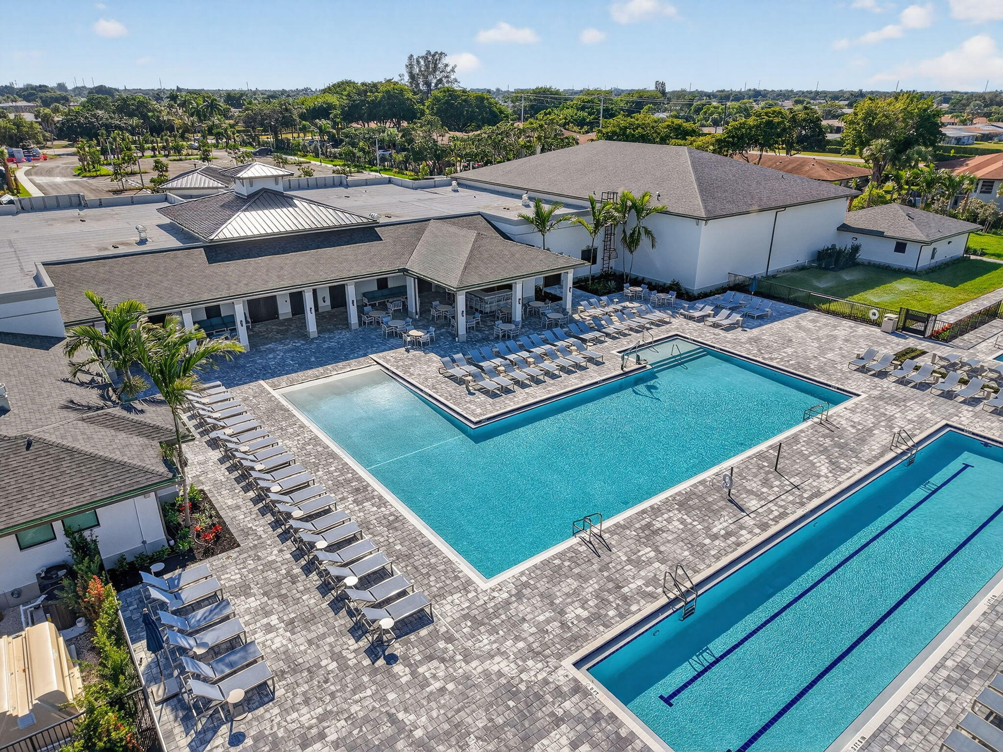 PALM GREENS AT VILLA DEL RAY CONDO - Residential