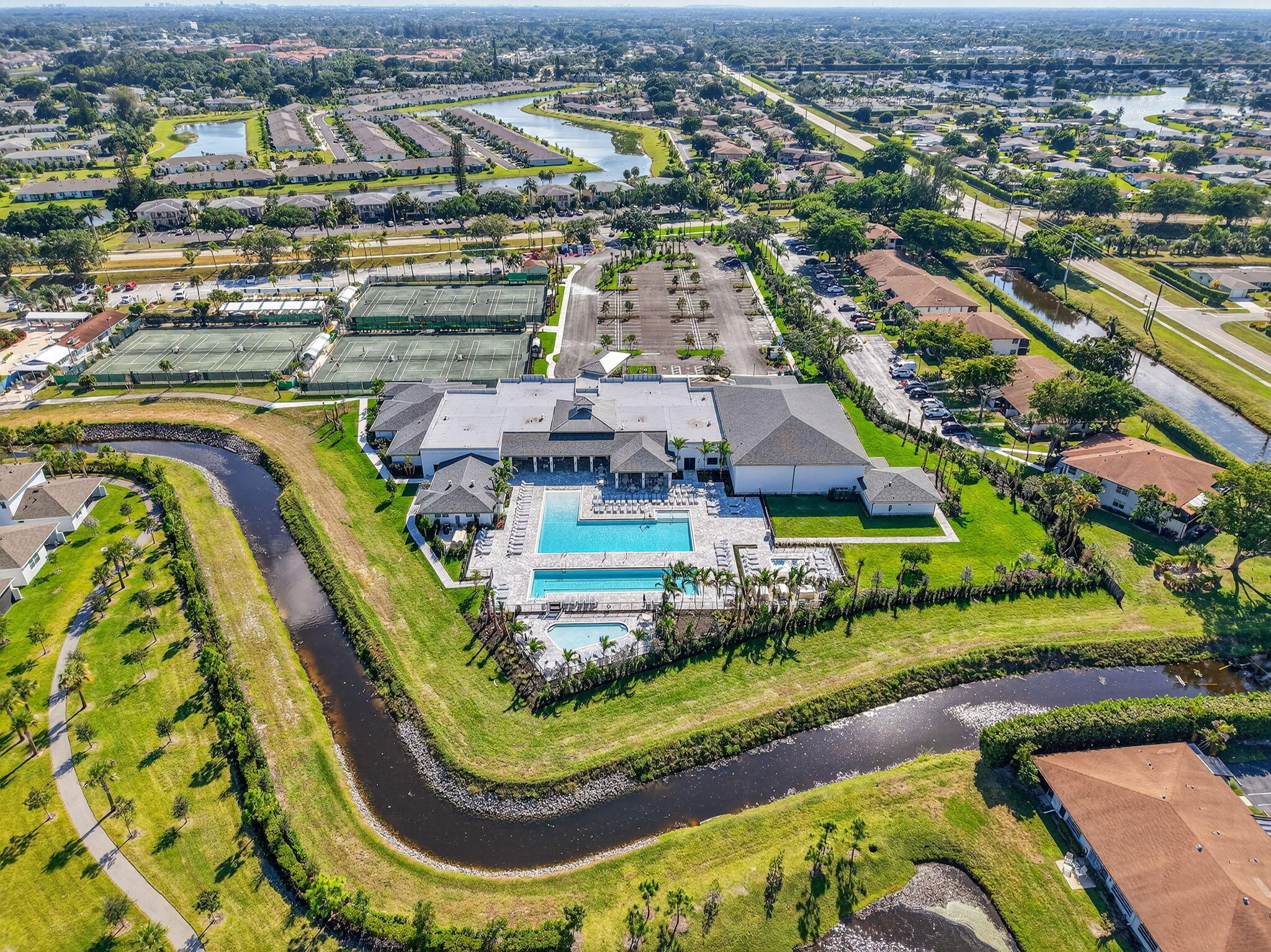 PALM GREENS AT VILLA DEL RAY CONDO - Residential