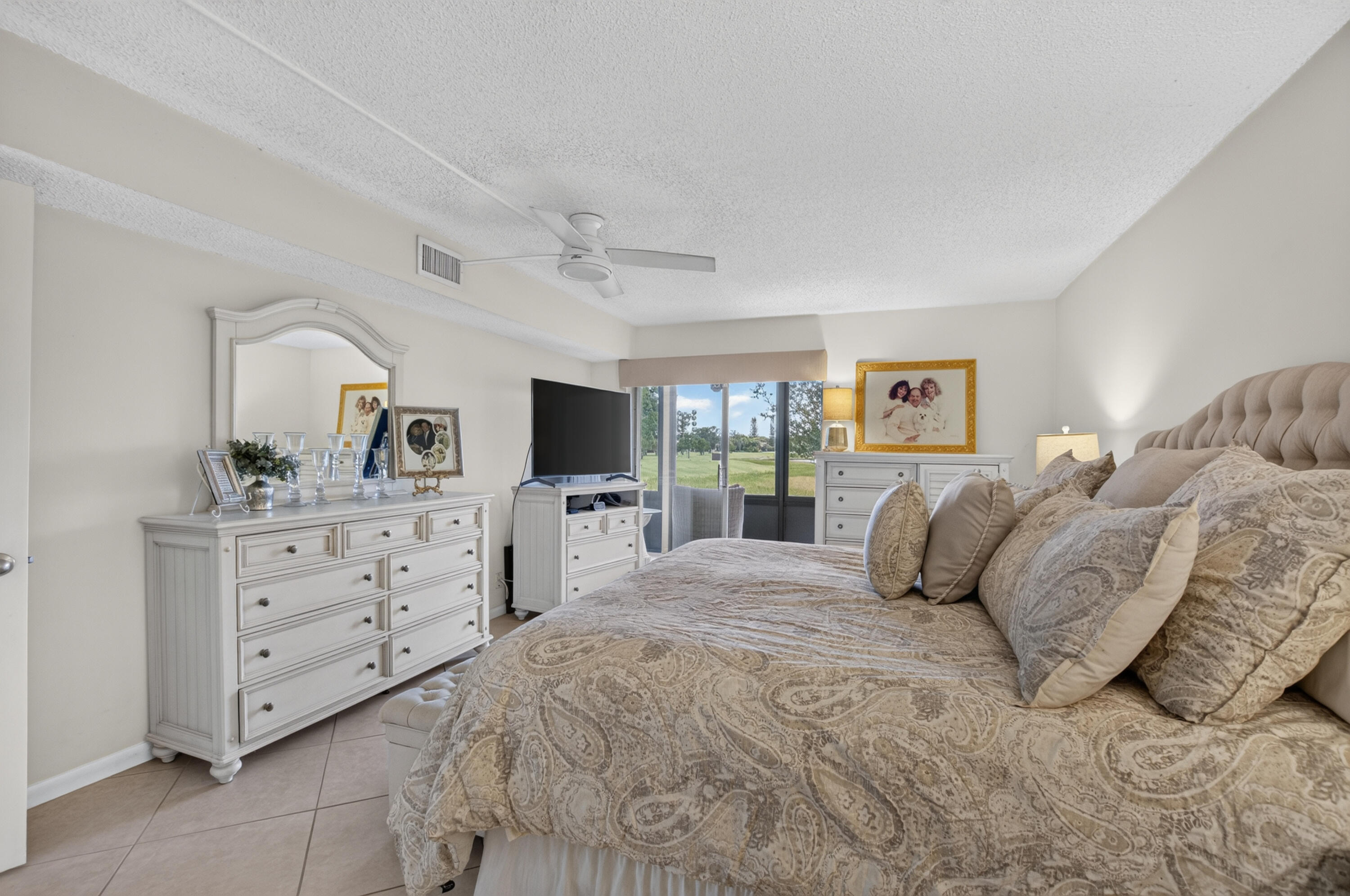 PALM GREENS AT VILLA DEL RAY CONDO - Residential