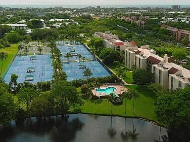 LAVERS RESORT & RACQUET CLUB - Residential Lease