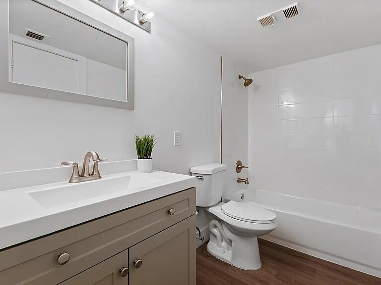 LAVERS RESORT & RACQUET CLUB - Residential Lease