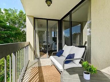 LAVERS RESORT & RACQUET CLUB - Residential Lease