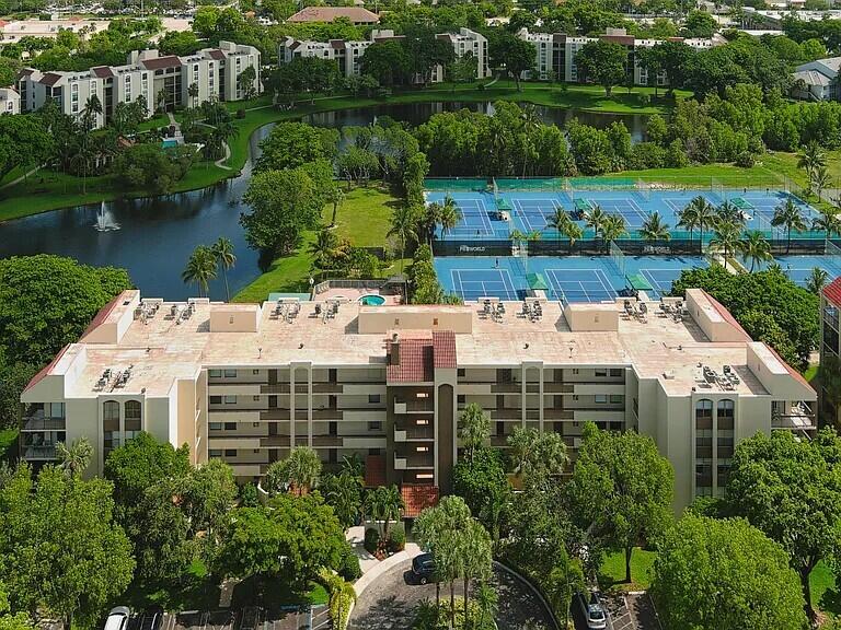 LAVERS RESORT & RACQUET CLUB - Residential Lease