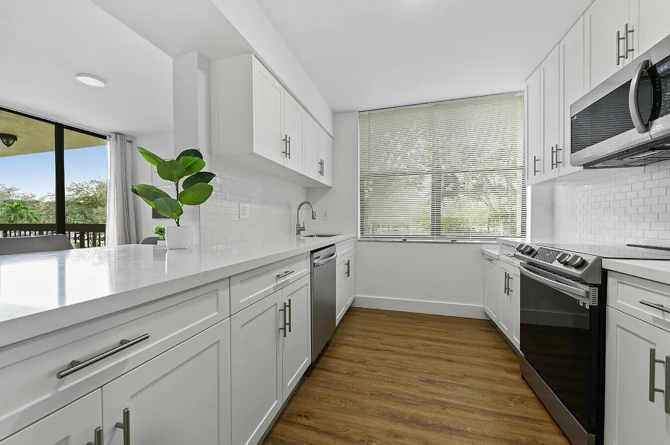 LAVERS RESORT & RACQUET CLUB - Residential Lease