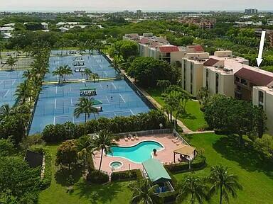 LAVERS RESORT & RACQUET CLUB - Residential Lease