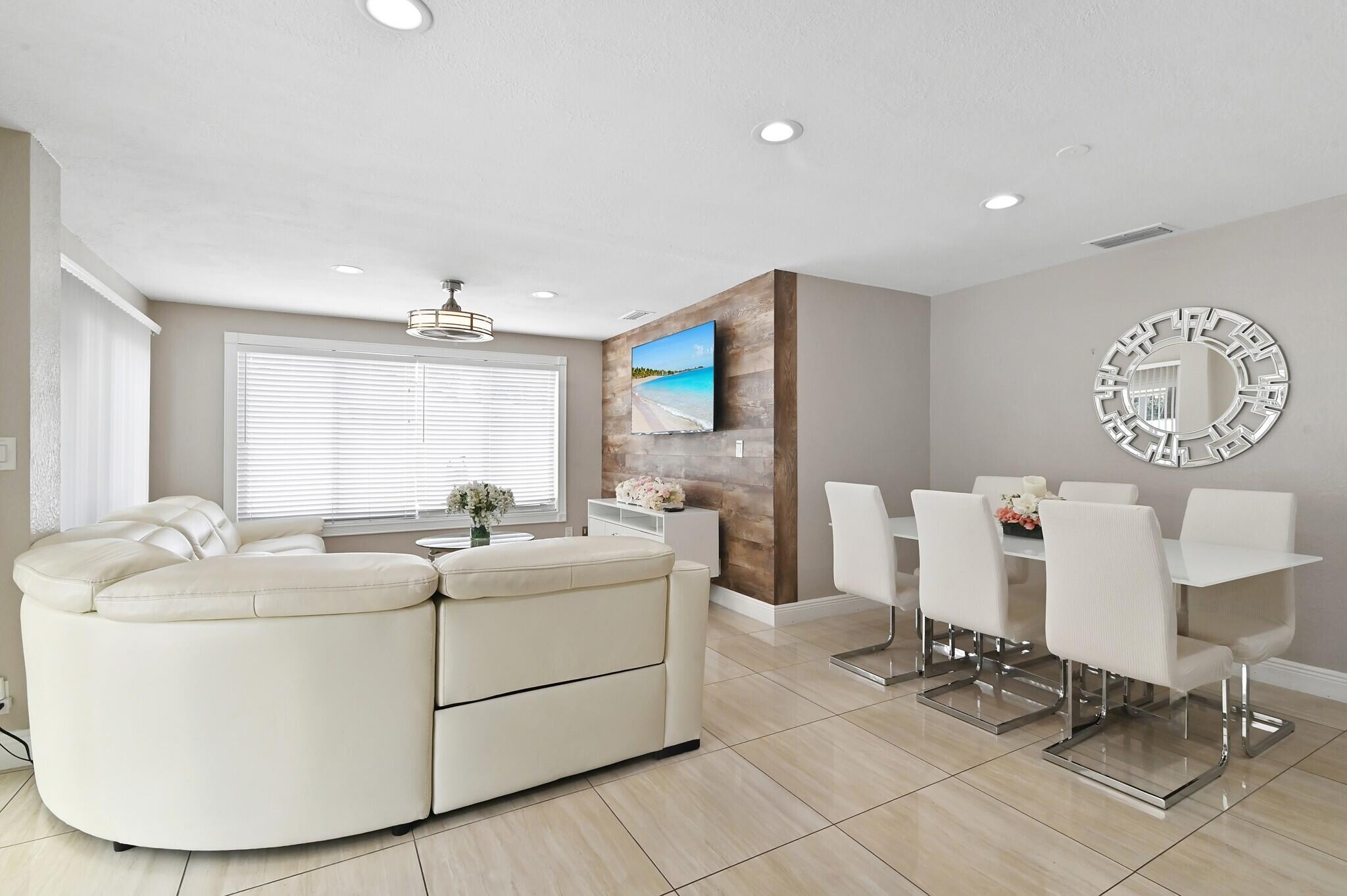 PALM SPRINGS VILLAGE 5 - Residential
