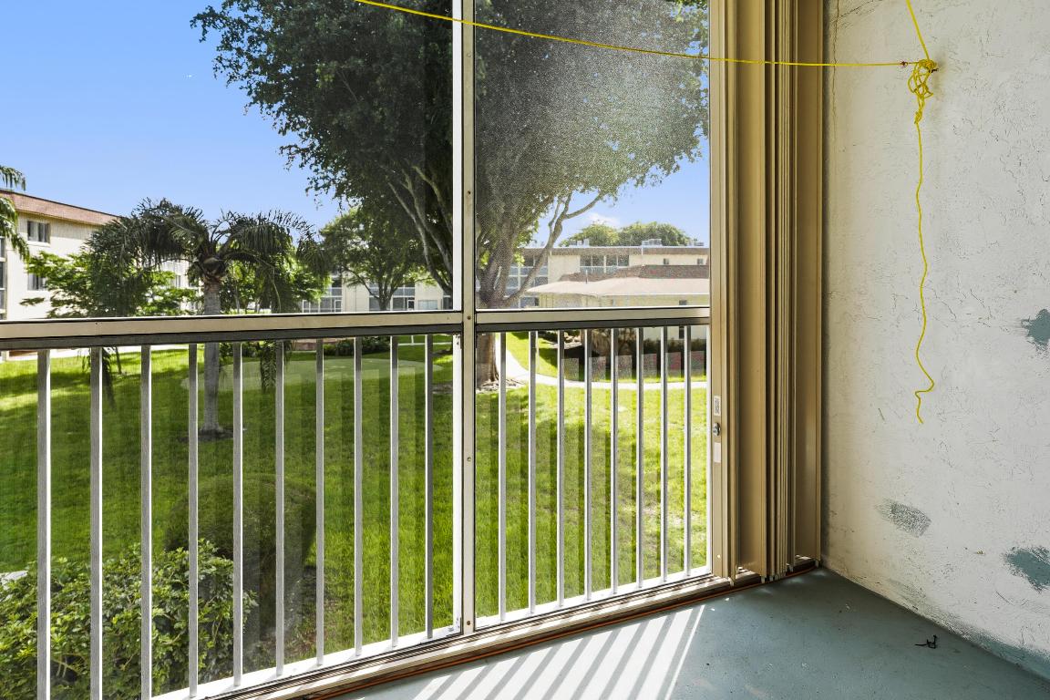 VILLAGE GREEN WINDSOR CONDO - Residential