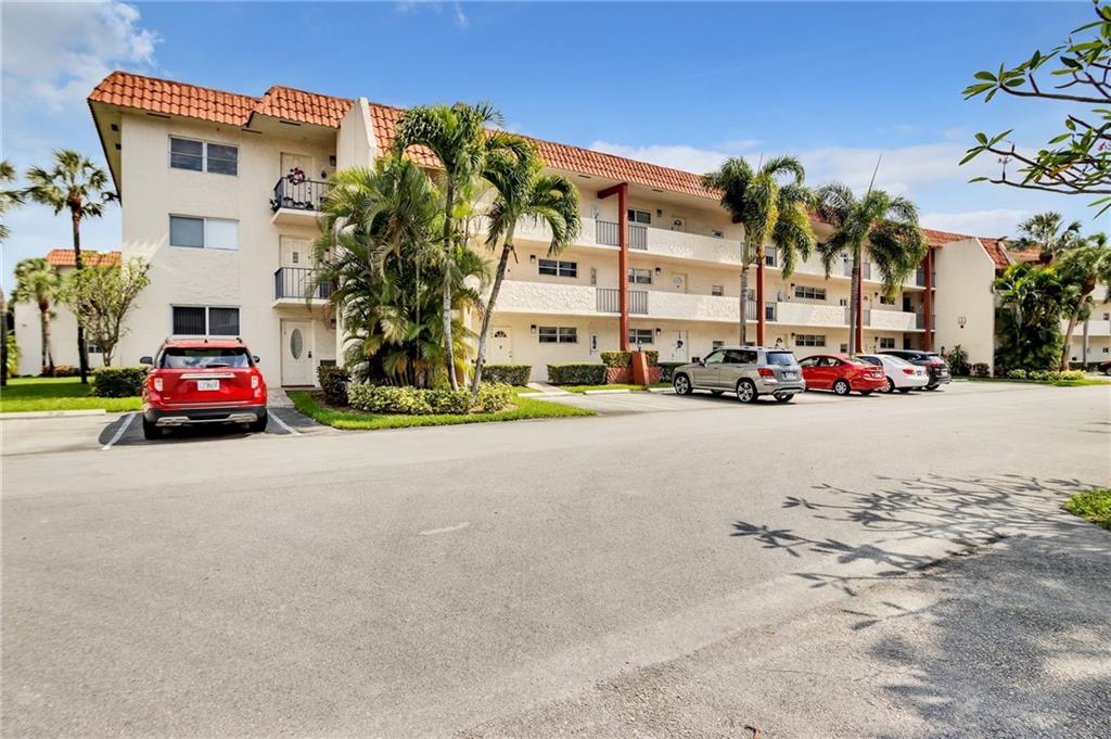 Hollybrook Golf & Tennis - Residential