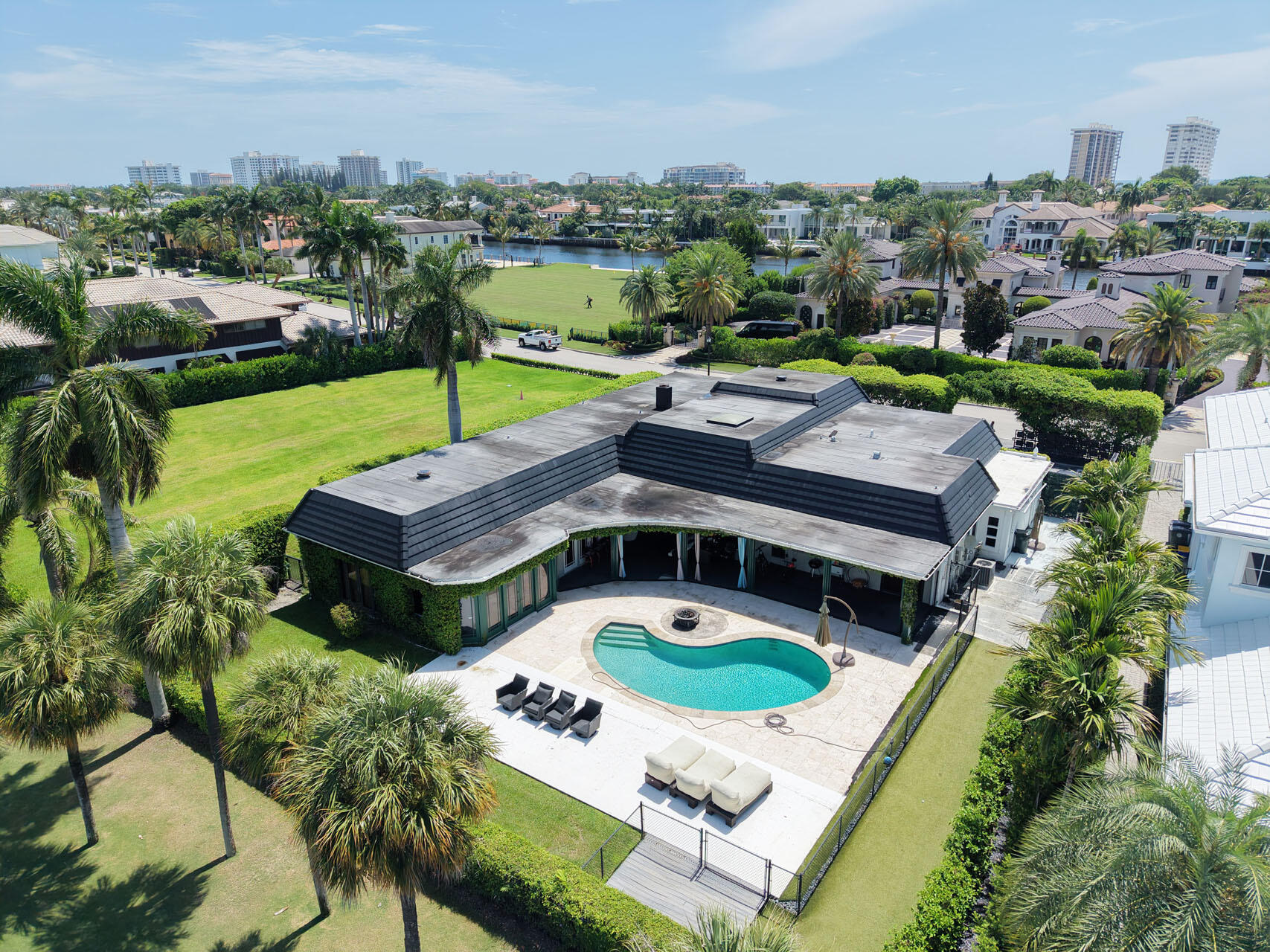 ROYAL PALM YACHT & COUNTRY CLUB - Residential