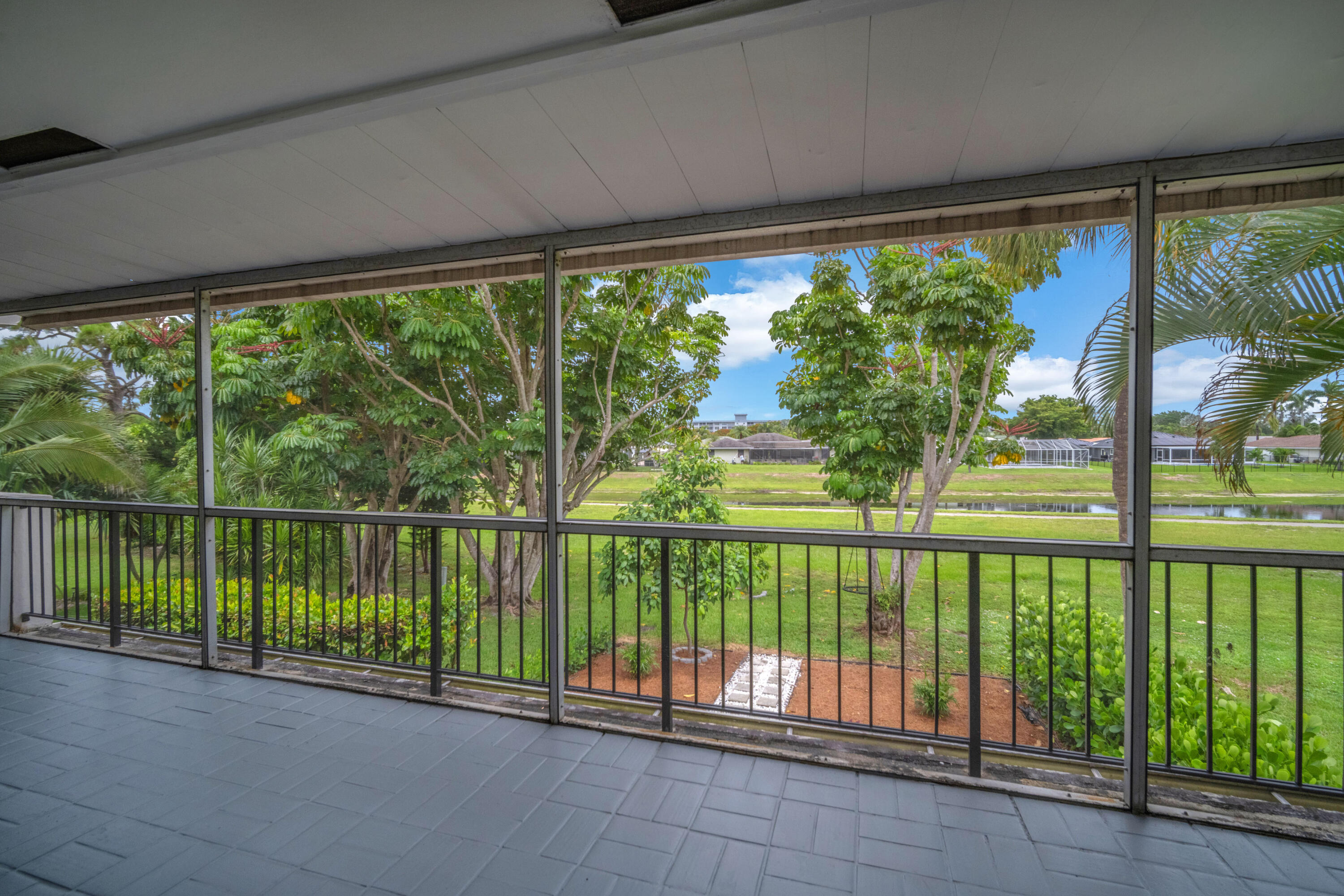 NO 2 PALM-AIRE COUNTRY CLUB - Residential