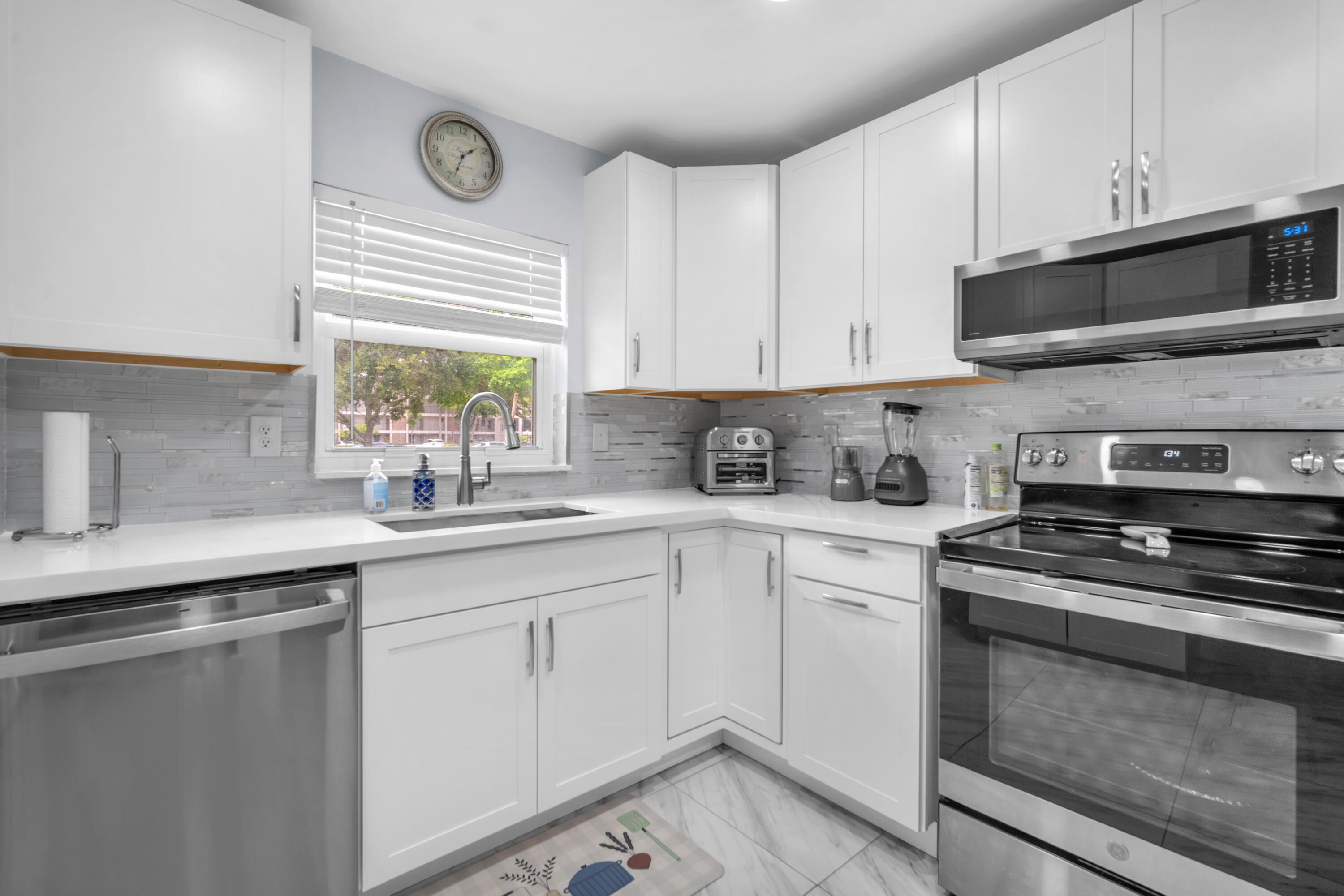 NO 2 PALM-AIRE COUNTRY CLUB - Residential