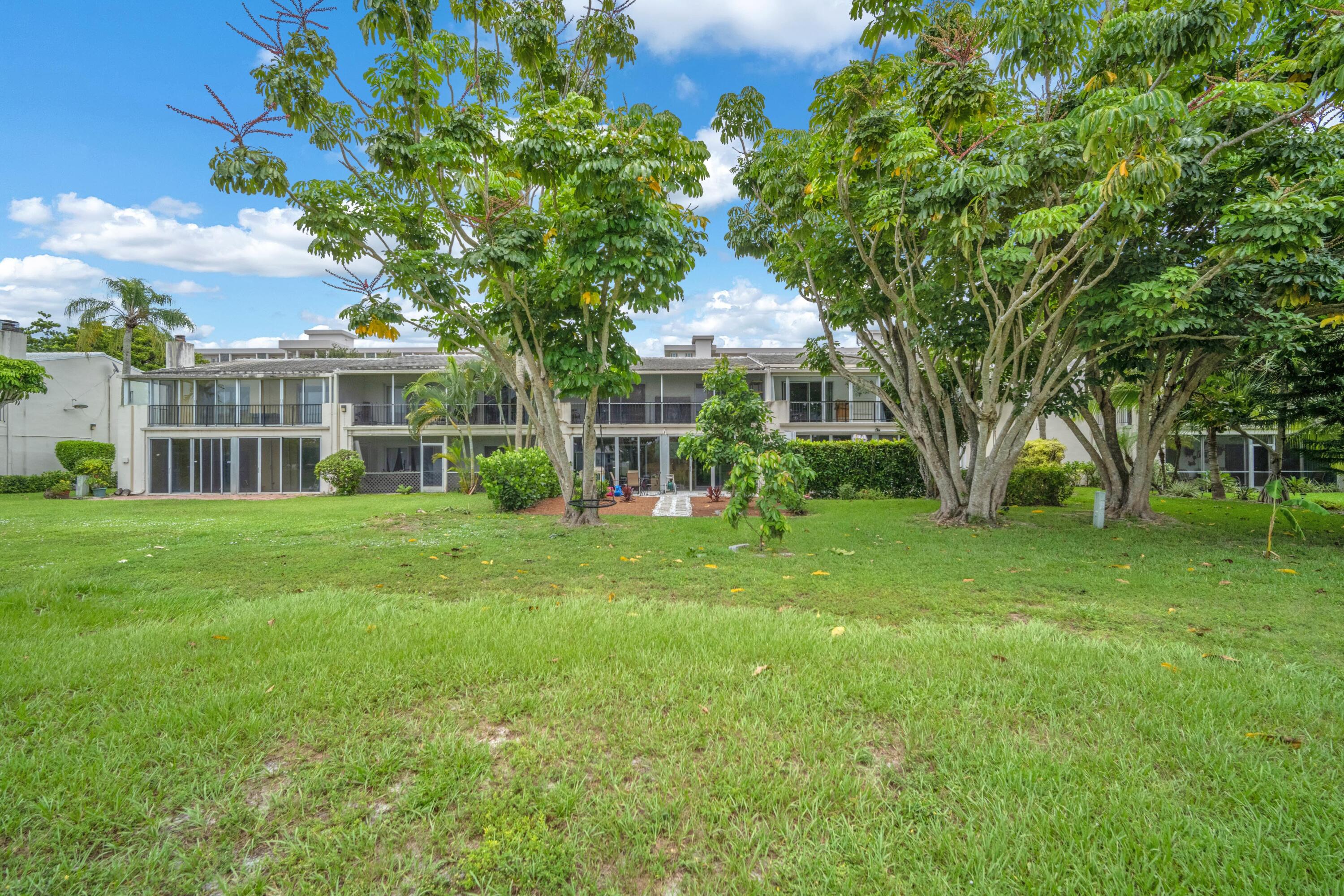 NO 2 PALM-AIRE COUNTRY CLUB - Residential