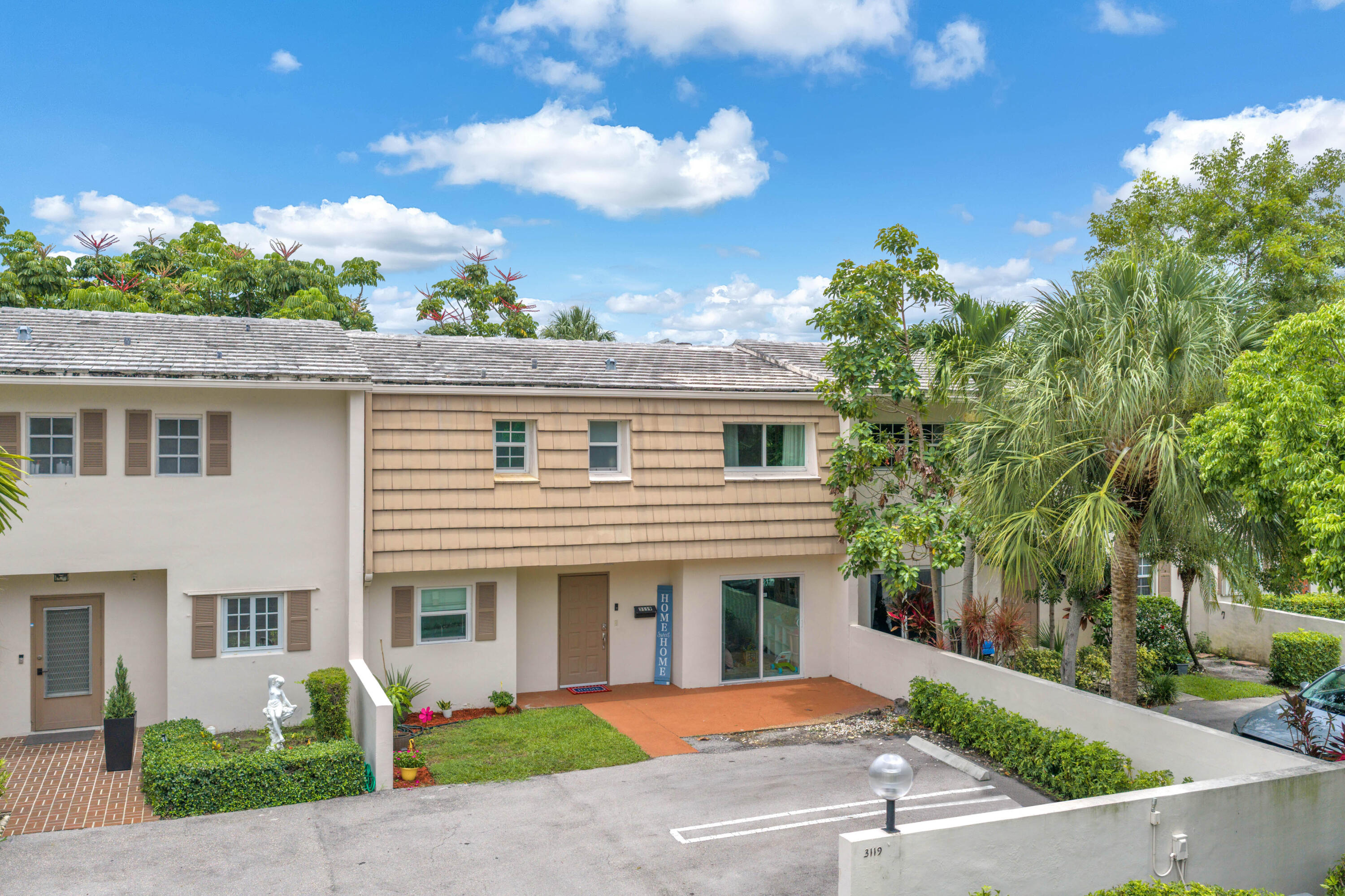NO 2 PALM-AIRE COUNTRY CLUB - Residential
