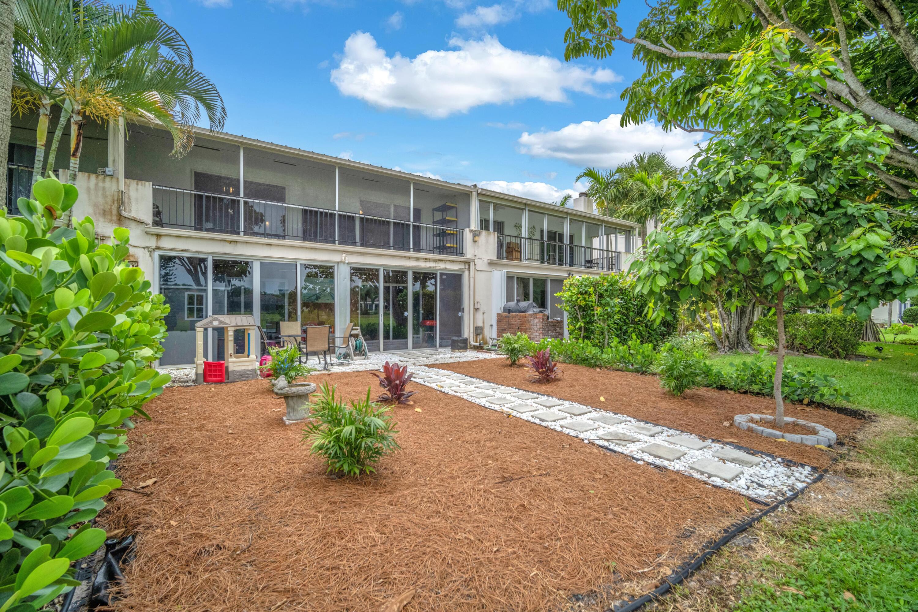 NO 2 PALM-AIRE COUNTRY CLUB - Residential