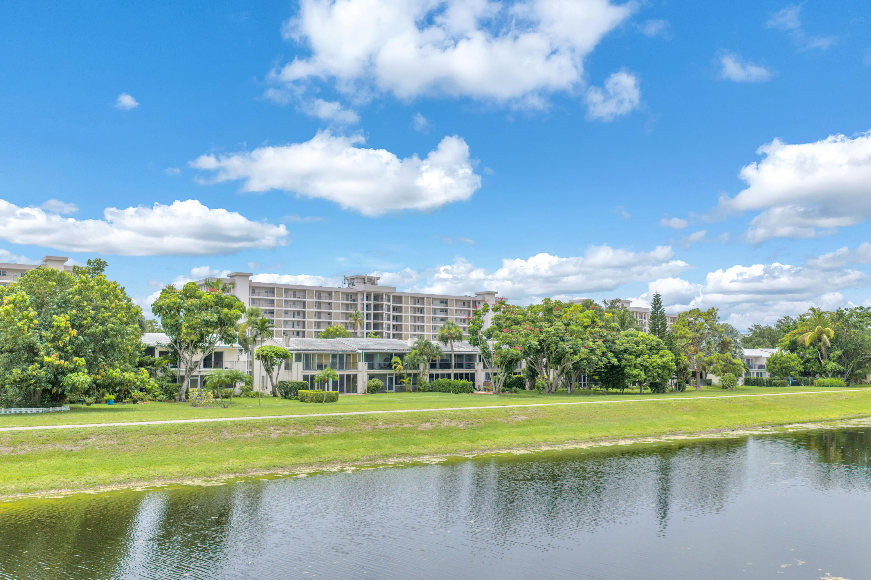 NO 2 PALM-AIRE COUNTRY CLUB - Residential