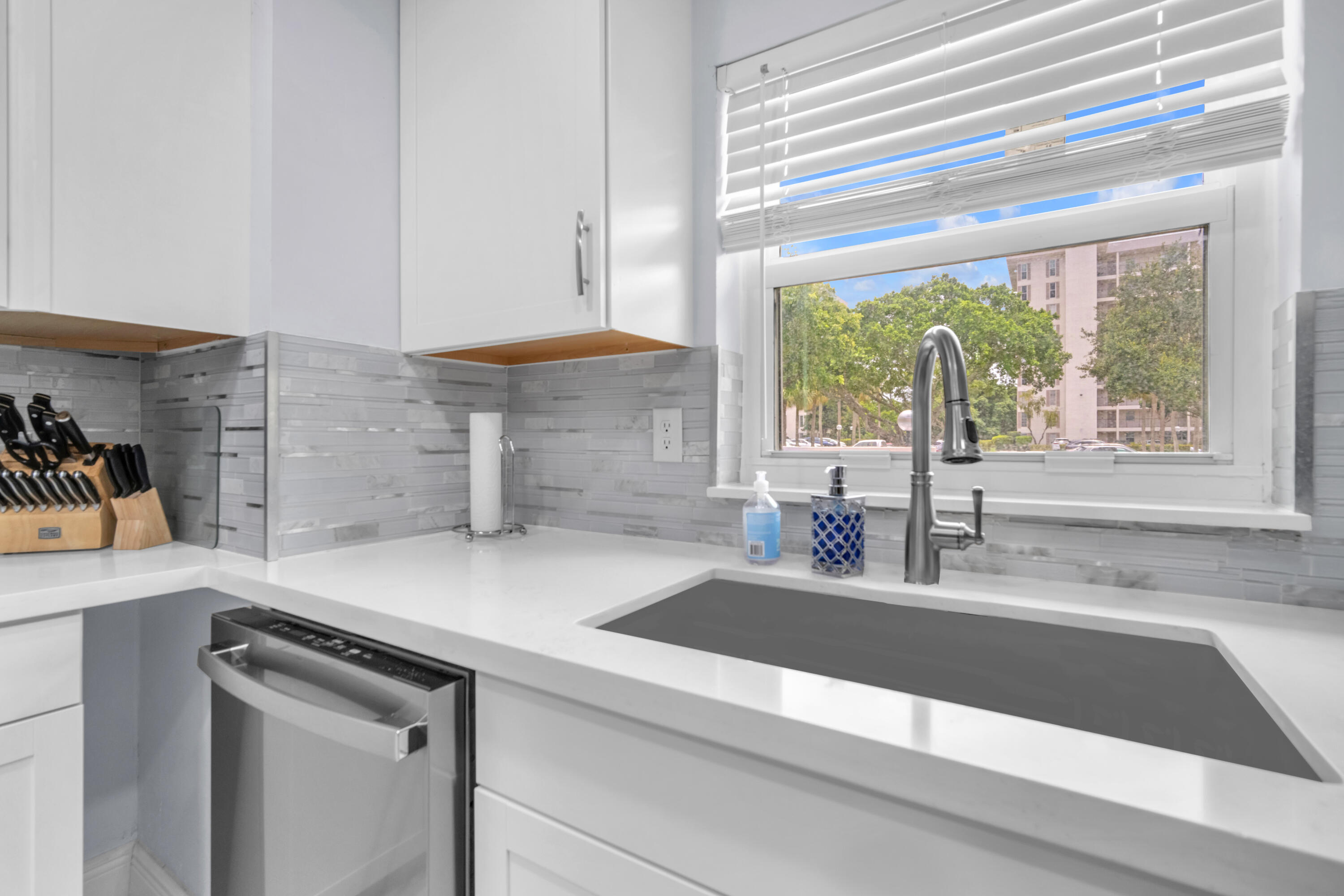 NO 2 PALM-AIRE COUNTRY CLUB - Residential