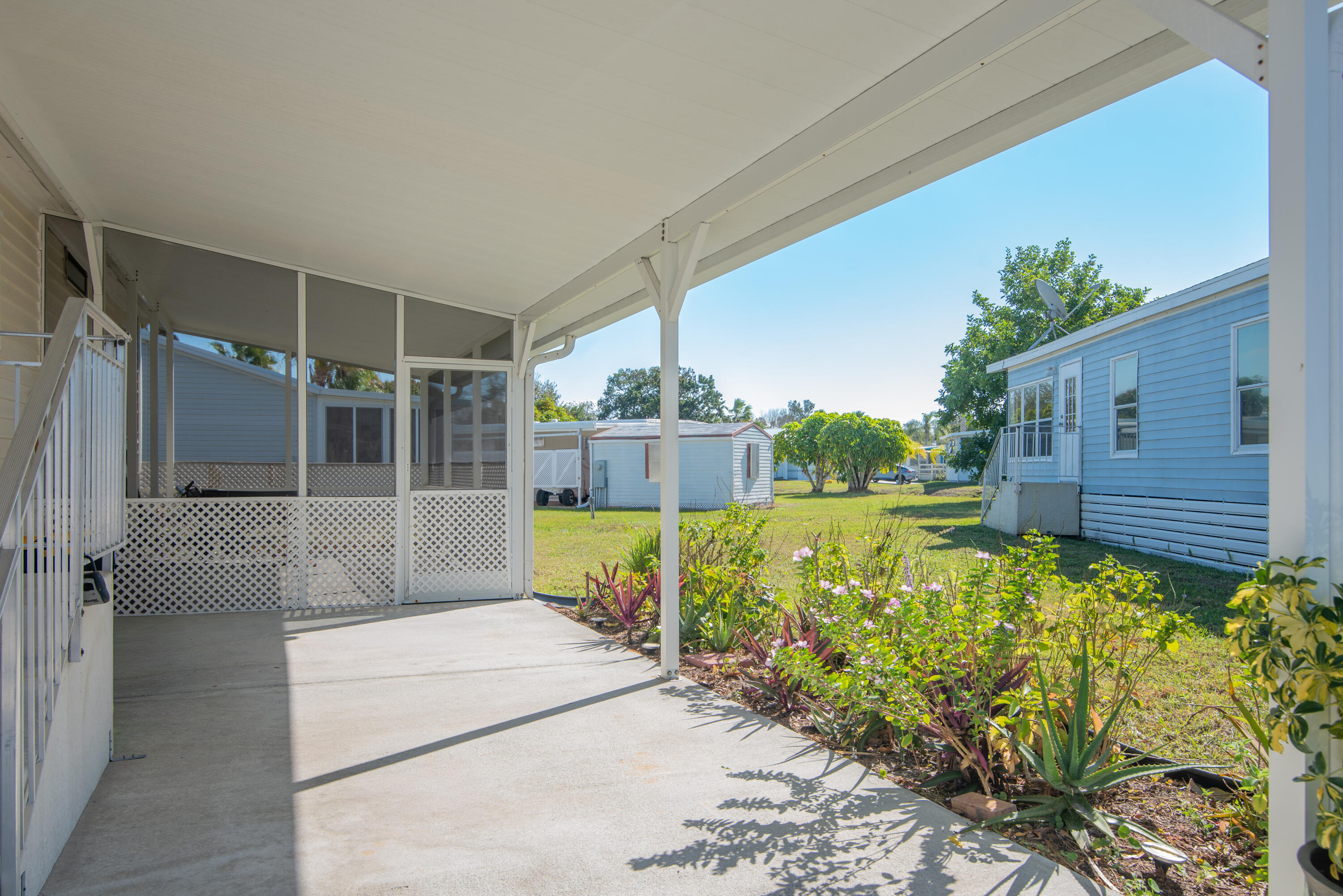 Spanish Lakes - Residential
