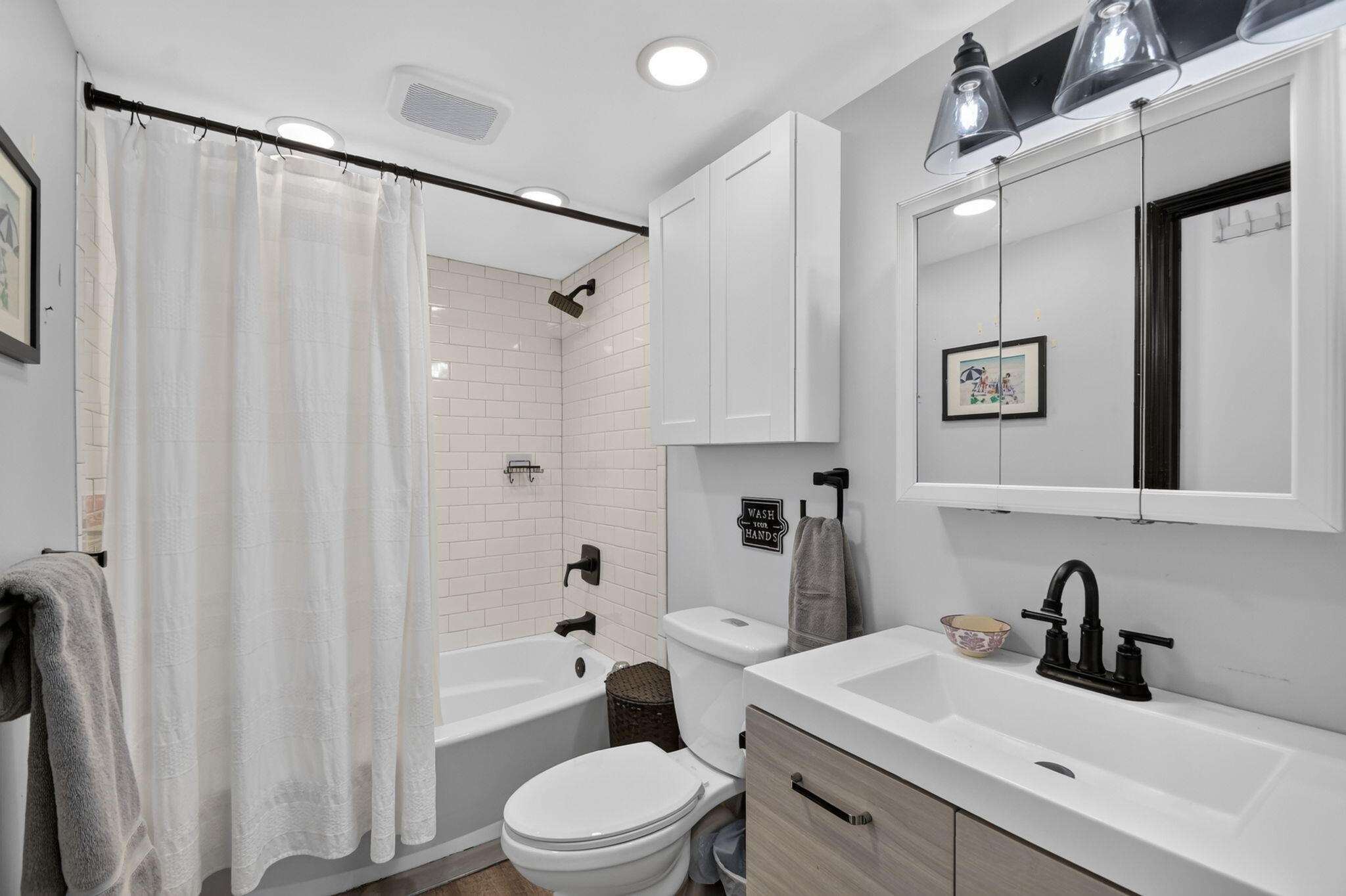 GOLDEN LAKES VILLAGE CONDO 1 THRU 13-A - Residential
