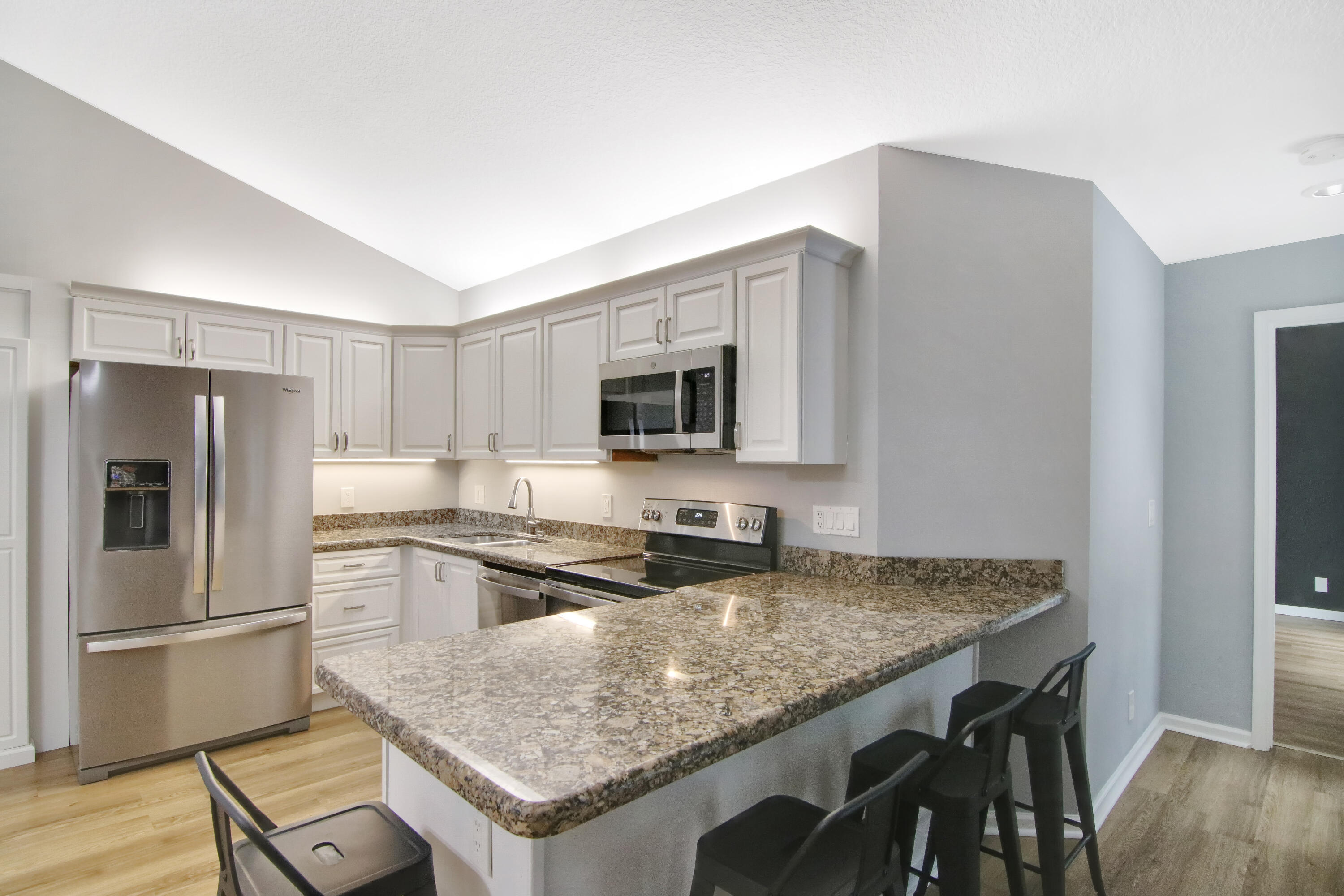 WESTWOOD LAKES 4 WESTWOOD GARDENS - Residential Lease