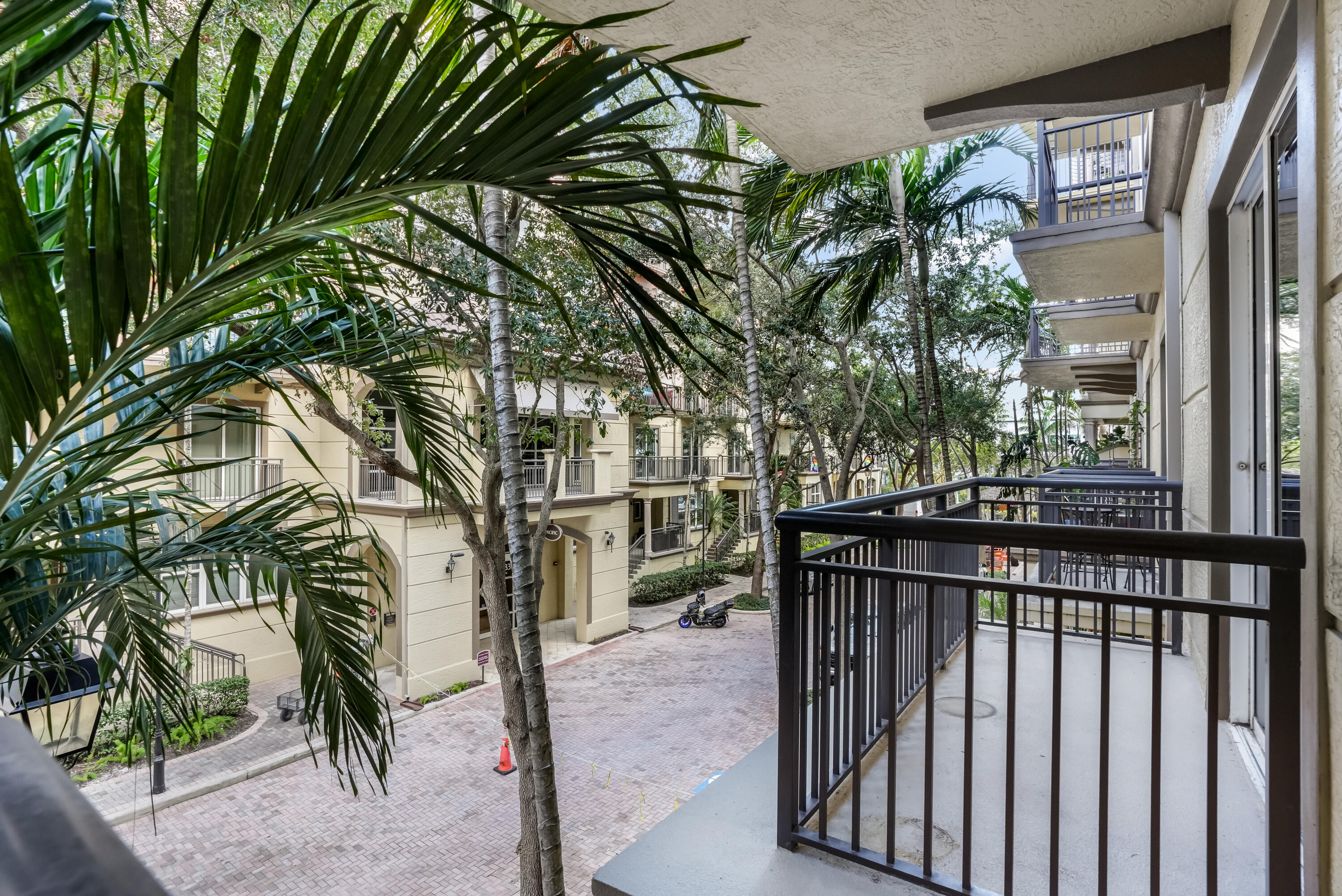 WILTON STATION RES CONDO - Residential