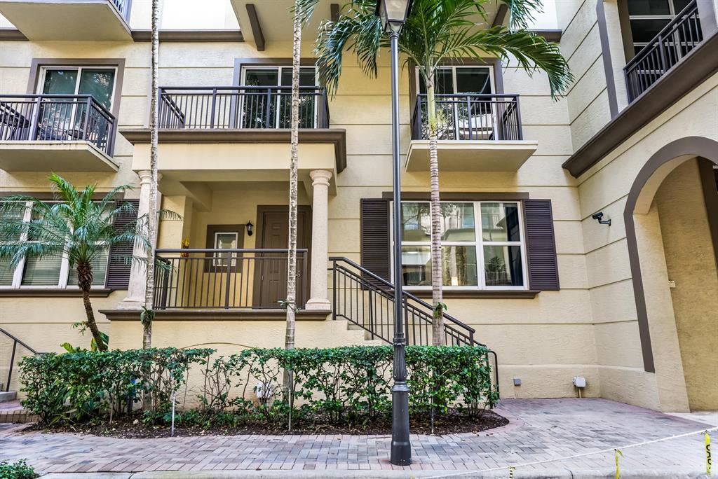 WILTON STATION RES CONDO - Residential