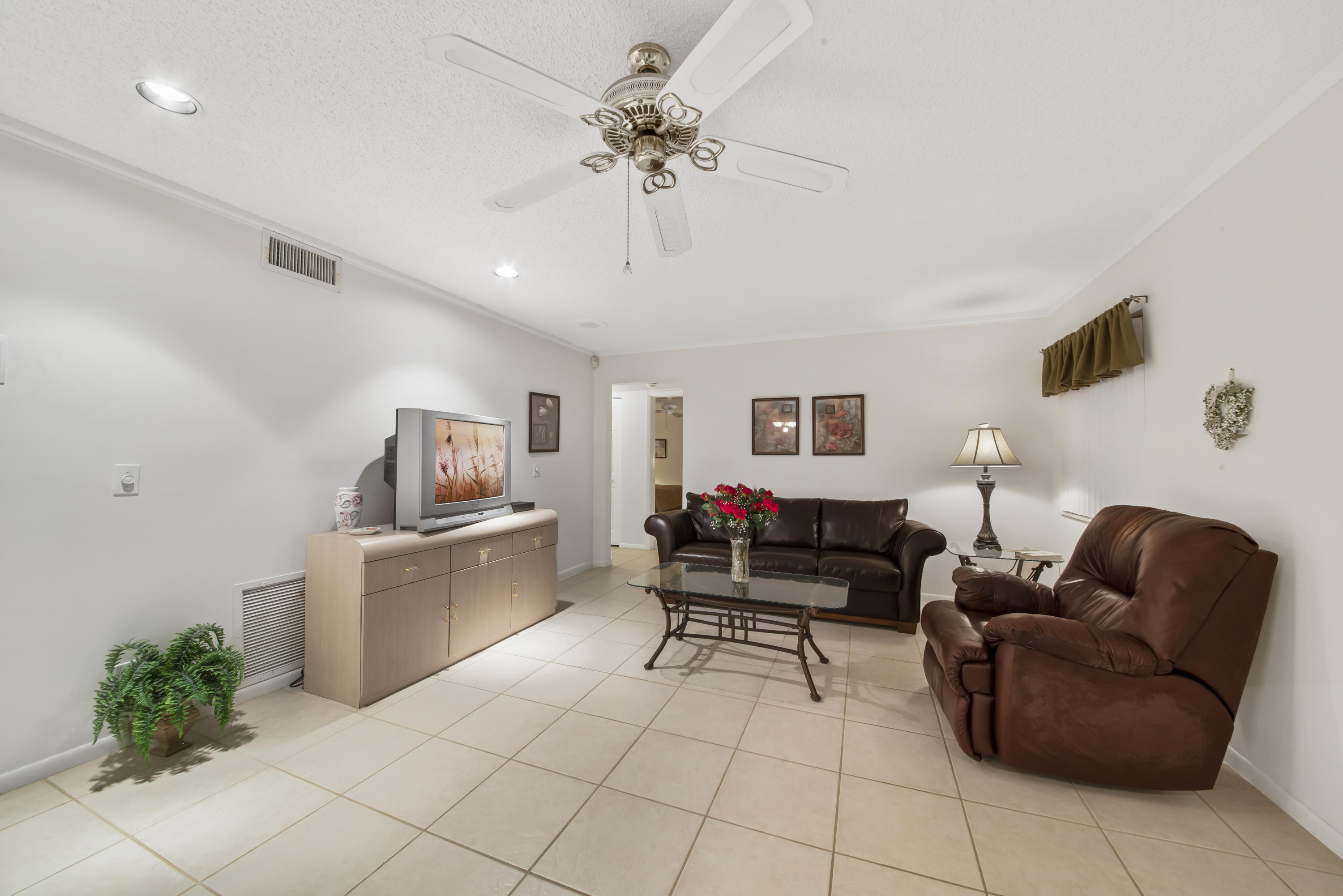 PINE RIDGE SOUTH IV CONDO - Residential Lease