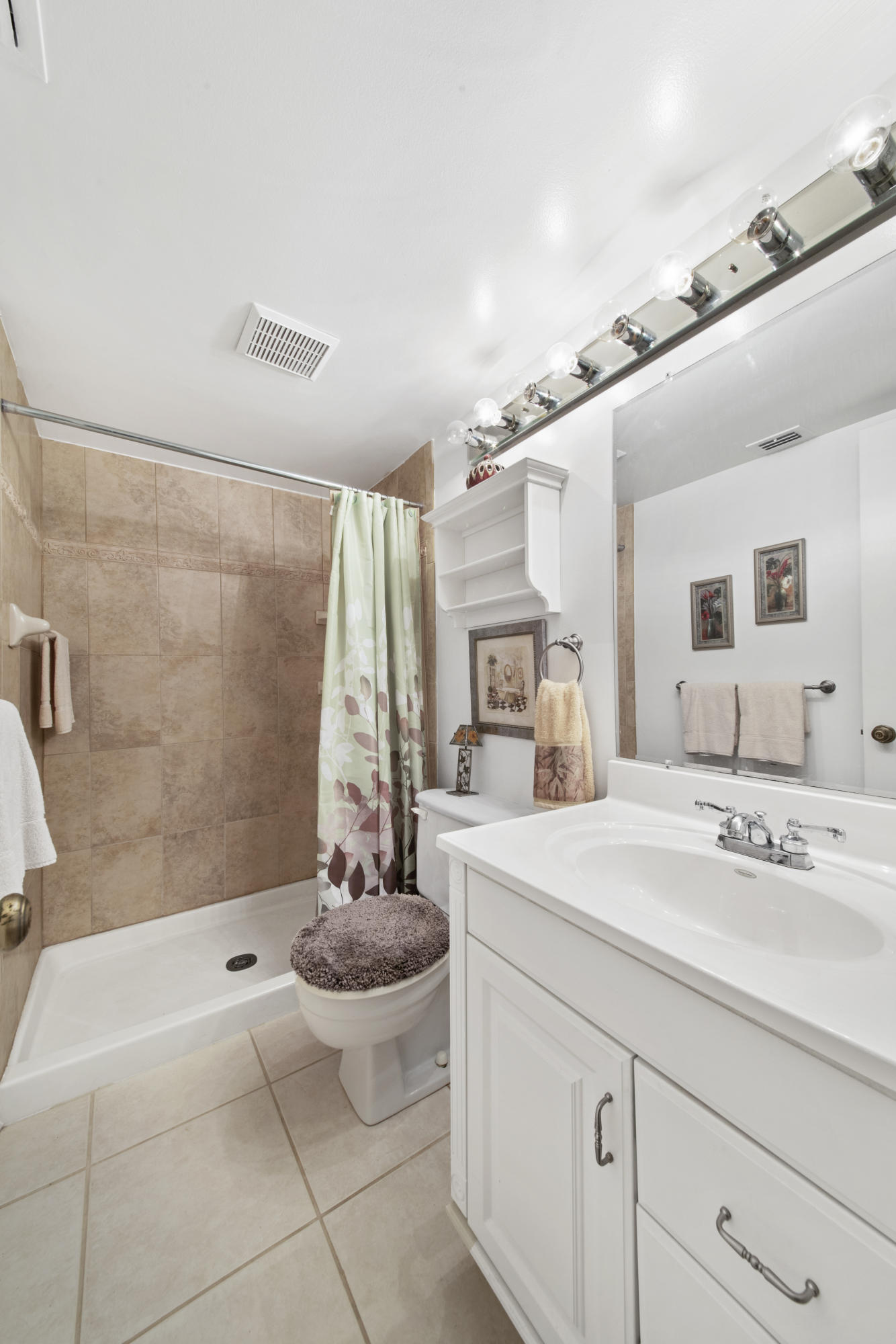 PINE RIDGE SOUTH IV CONDO - Residential Lease