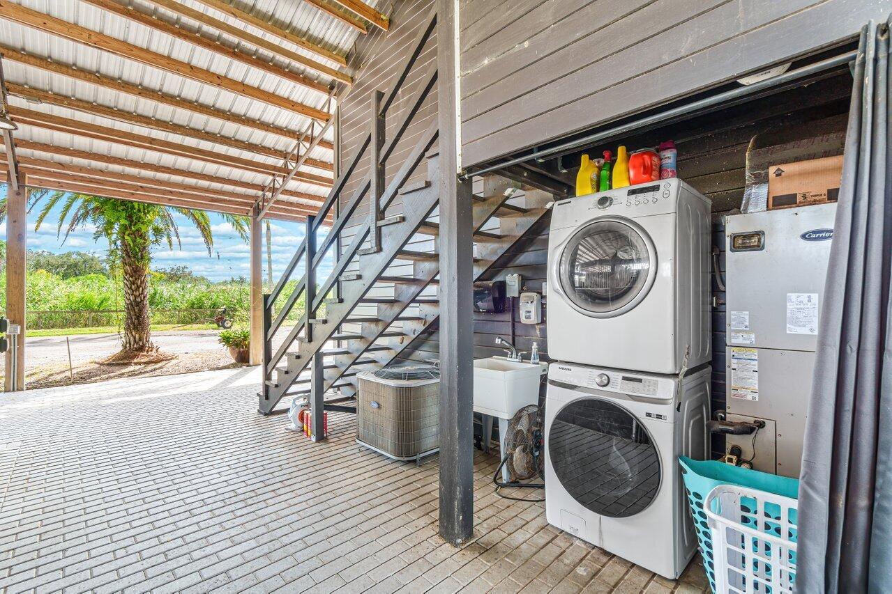 RUSTIC RANCHES - Residential
