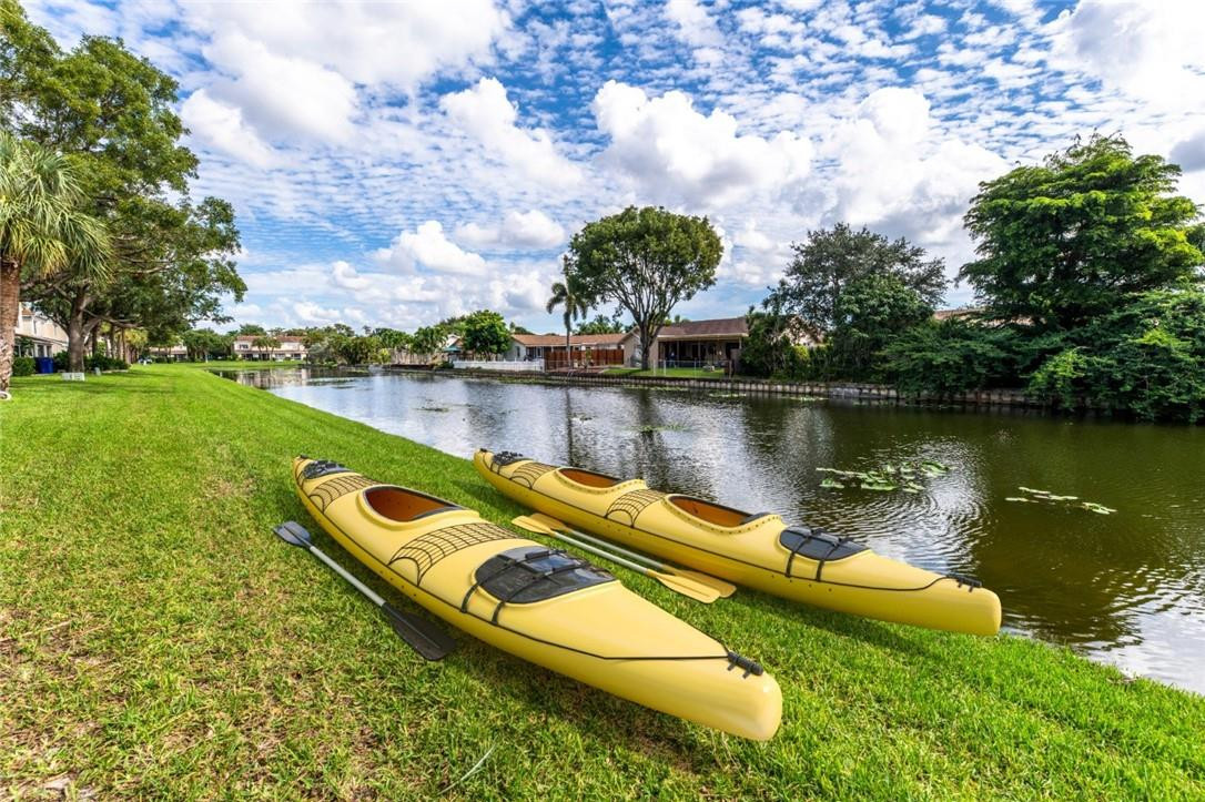 Fiesta Townhomes - Residential