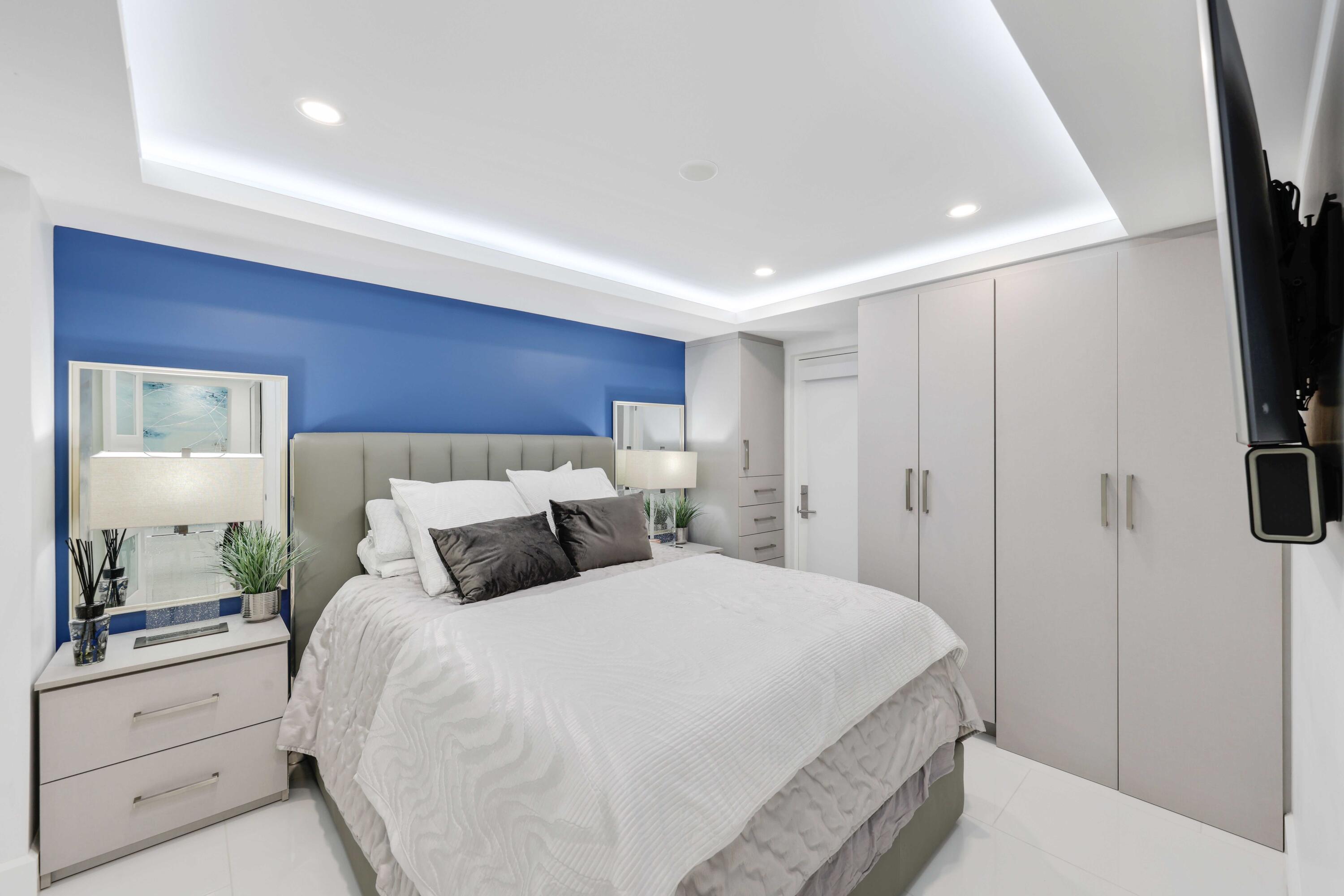 ILLINI CONDO - Residential