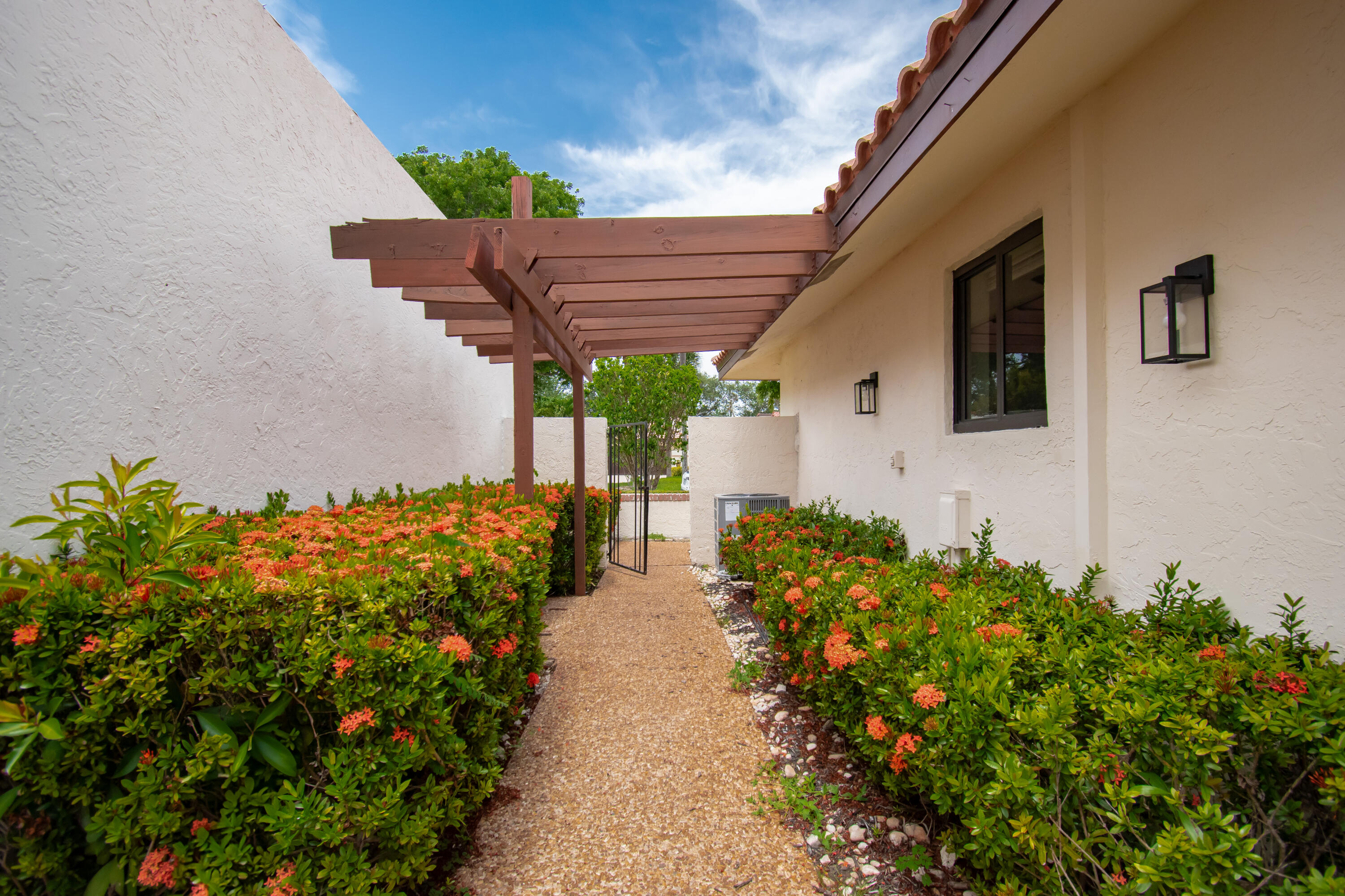 PRADERA OF VIA VERDE PH 1 REPLAT - Residential